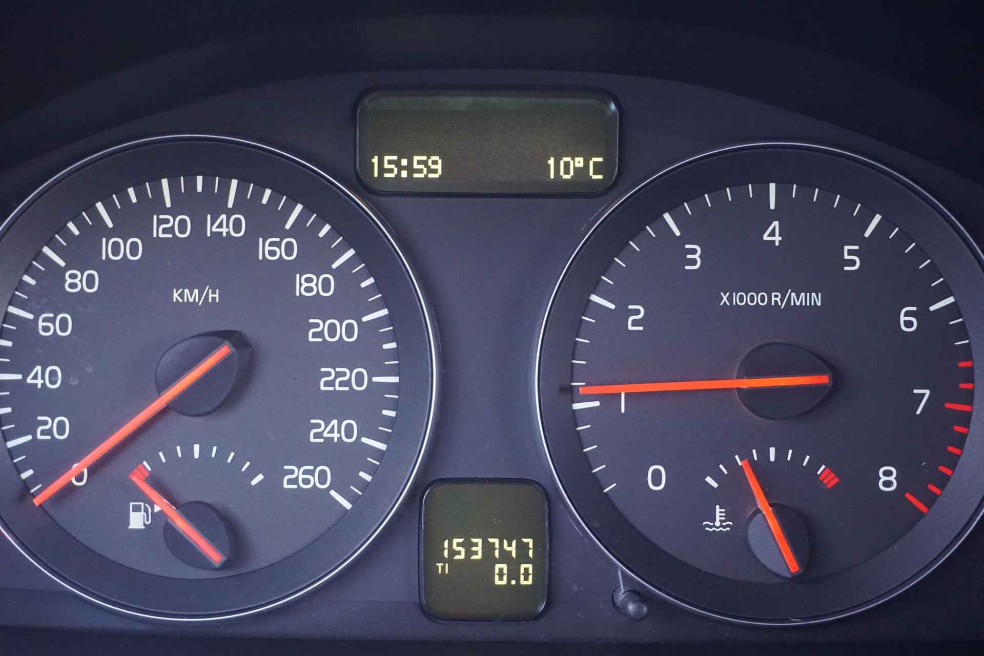 Volvo C30 1.8 Momentum | 17" velgen | Cruise control | climate control | parkeersensoren achter, elektrische buitenspiegels | - 10/19