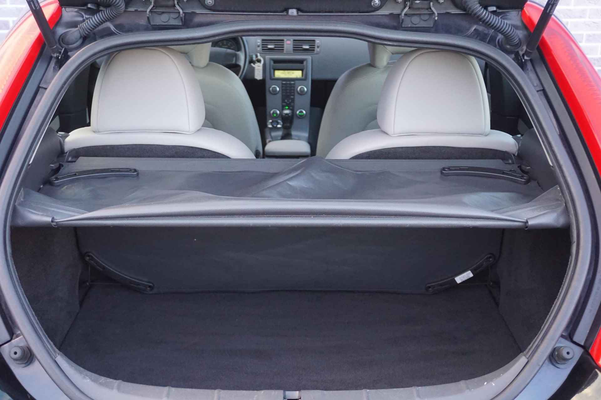 Volvo C30 1.8 Momentum | 17" velgen | Cruise control | climate control | parkeersensoren achter, elektrische buitenspiegels | - 16/19