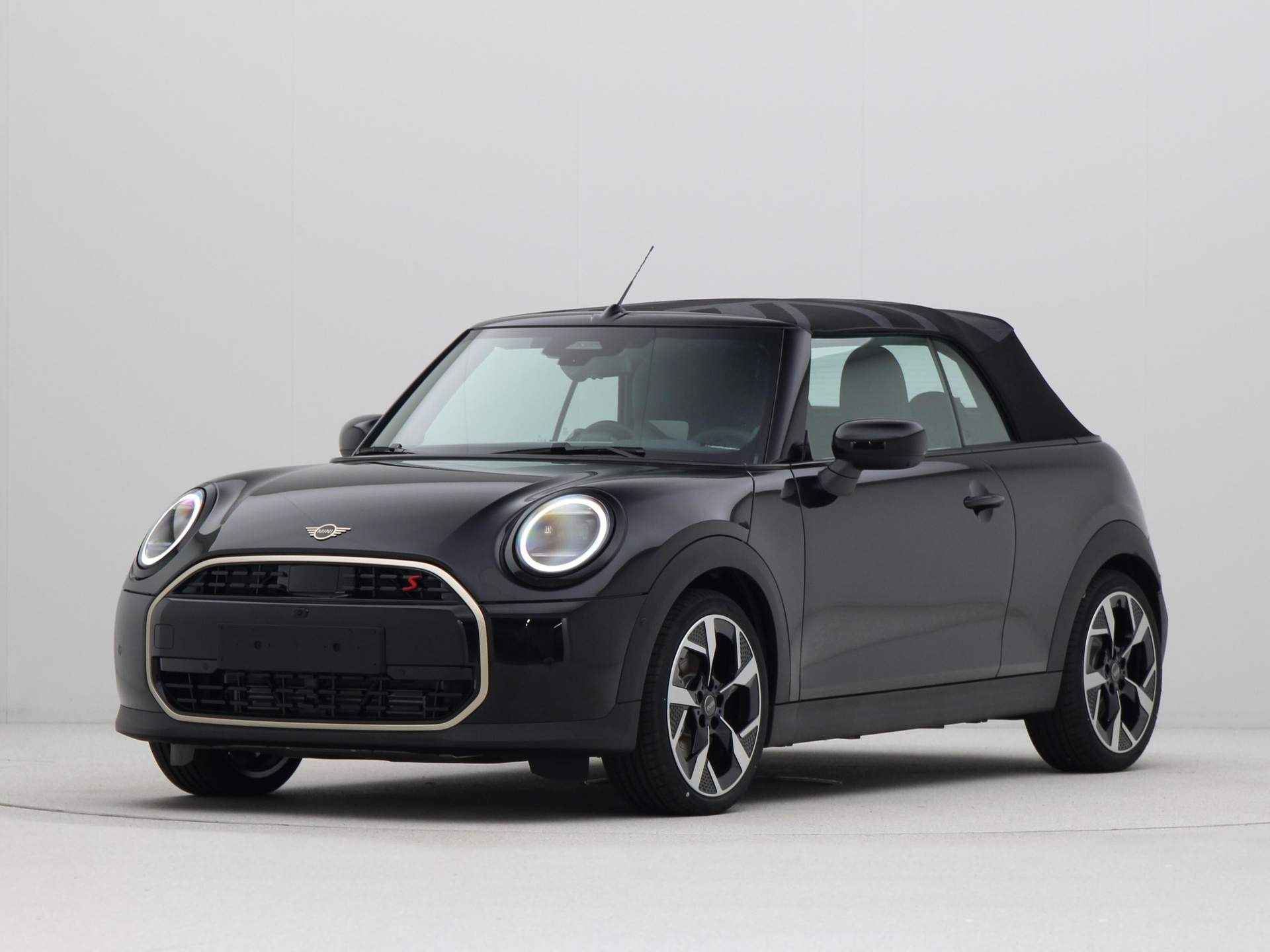 MINI Cooper Cabrio S Favoured Pakket XL PRIVATE LEASE EUR 890,- (48 mnd/10.000 km) - 3/31