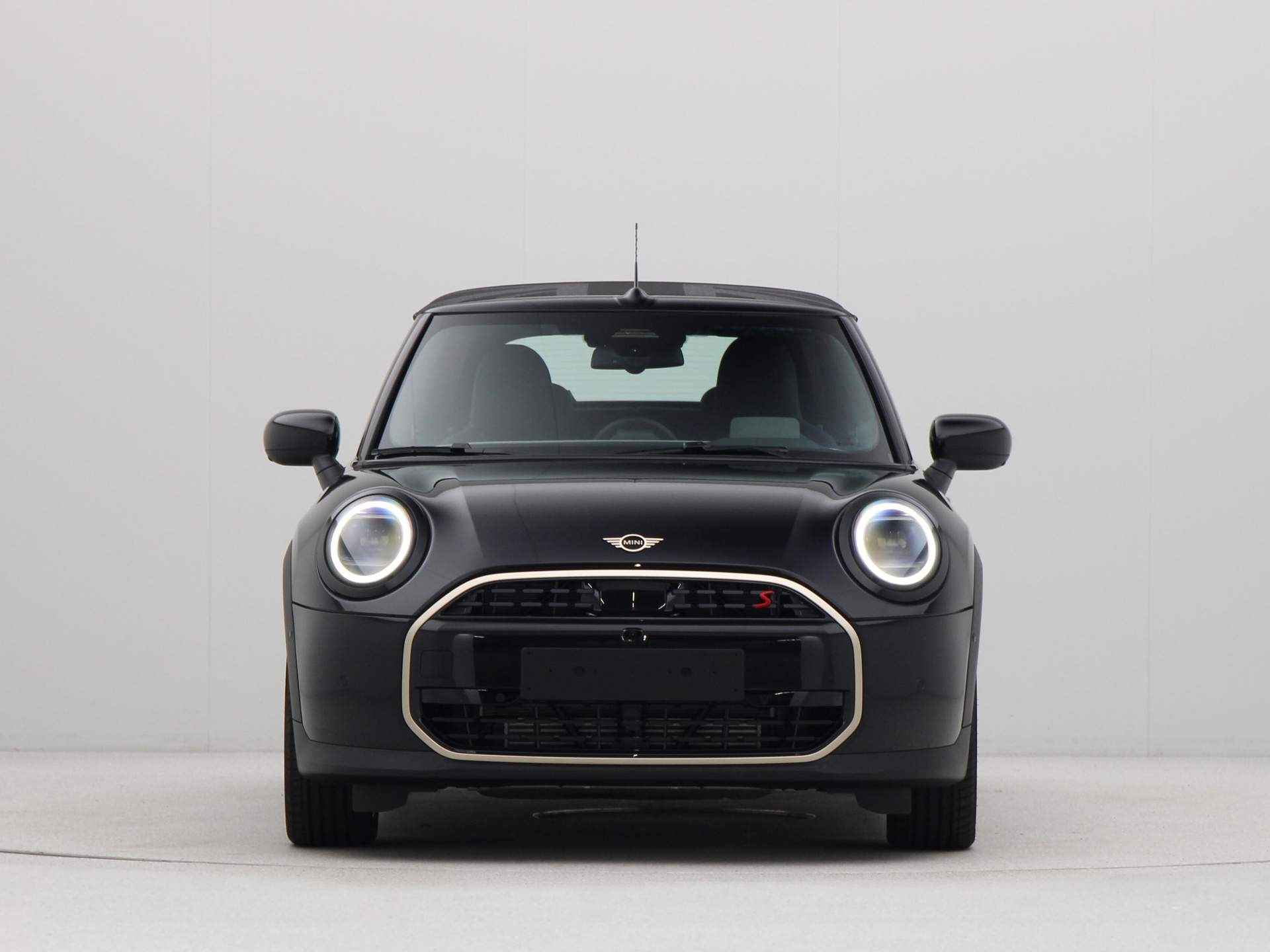 MINI Cooper Cabrio S Favoured Pakket XL PRIVATE LEASE EUR 890,- (48 mnd/10.000 km) - 5/31