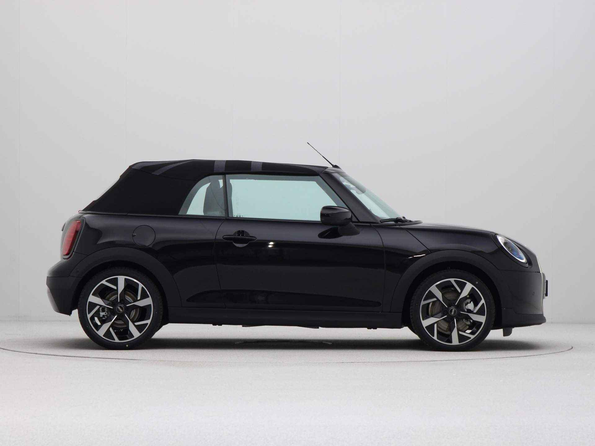 MINI Cooper Cabrio S Favoured Pakket XL PRIVATE LEASE EUR 890,- (48 mnd/10.000 km) - 9/31