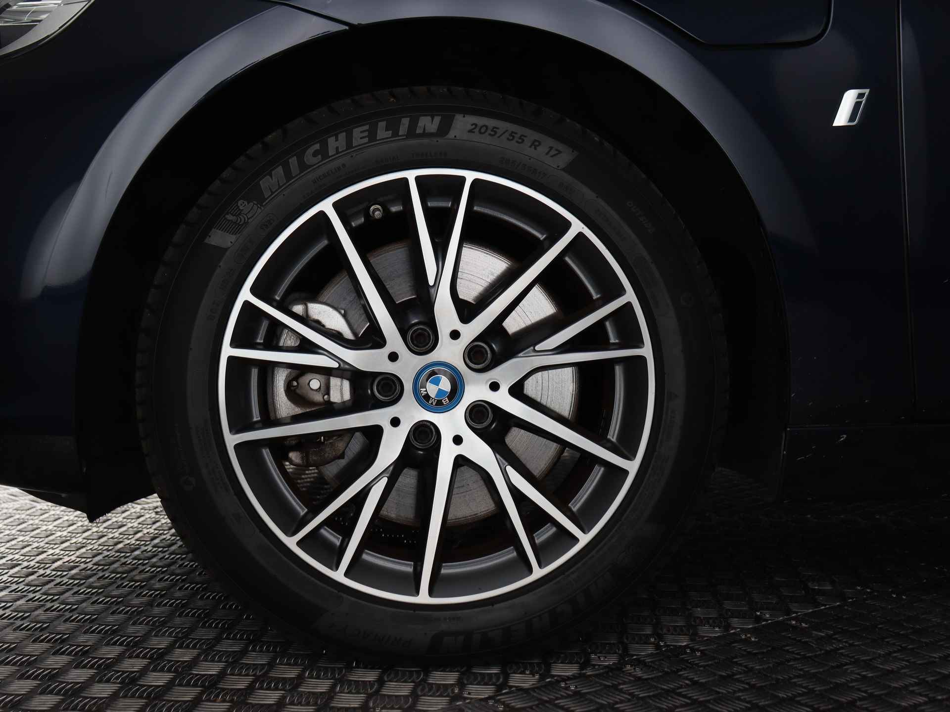 BMW 2 Serie Active Tourer 225xe iPerformance (Climate / Cruise / 17 Inch / Navi / PDC) - 6/62