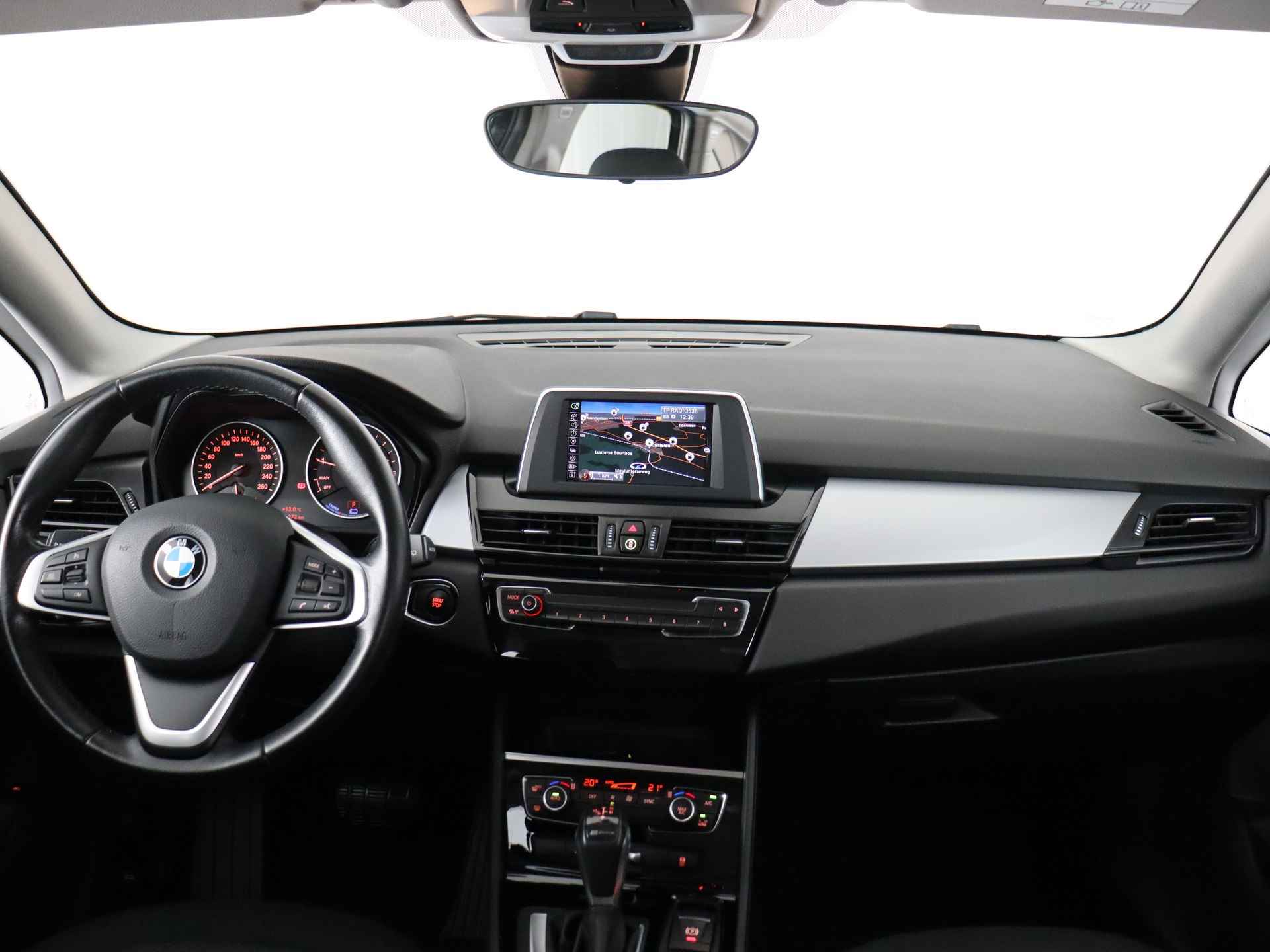 BMW 2 Serie Active Tourer 225xe iPerformance (Climate / Cruise / 17 Inch / Navi / PDC) - 8/62