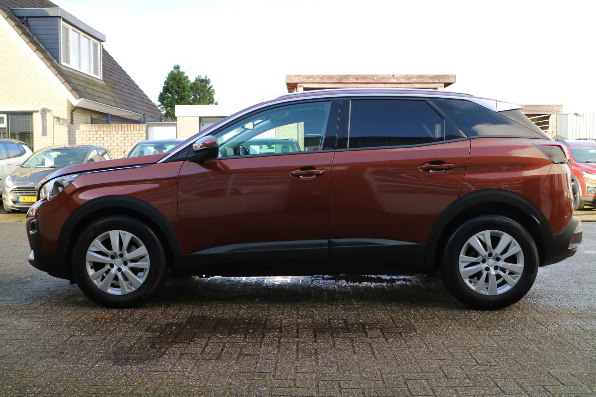 Peugeot 3008 1.2 PureTech Allure | Navi | Carplay | Trekhaak! | - 3/75