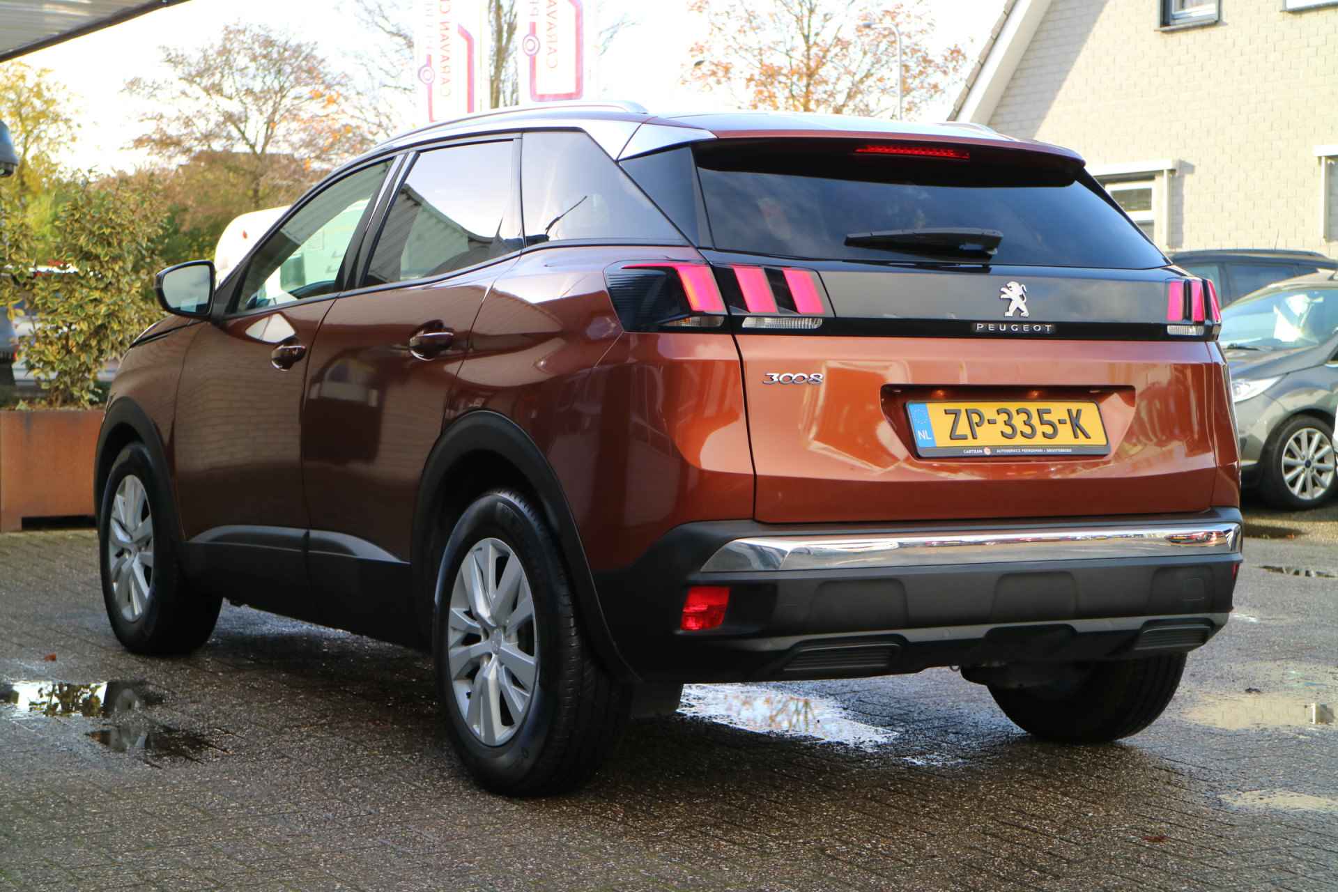 Peugeot 3008 1.2 PureTech Allure | Navi | Carplay | Trekhaak! | - 4/75