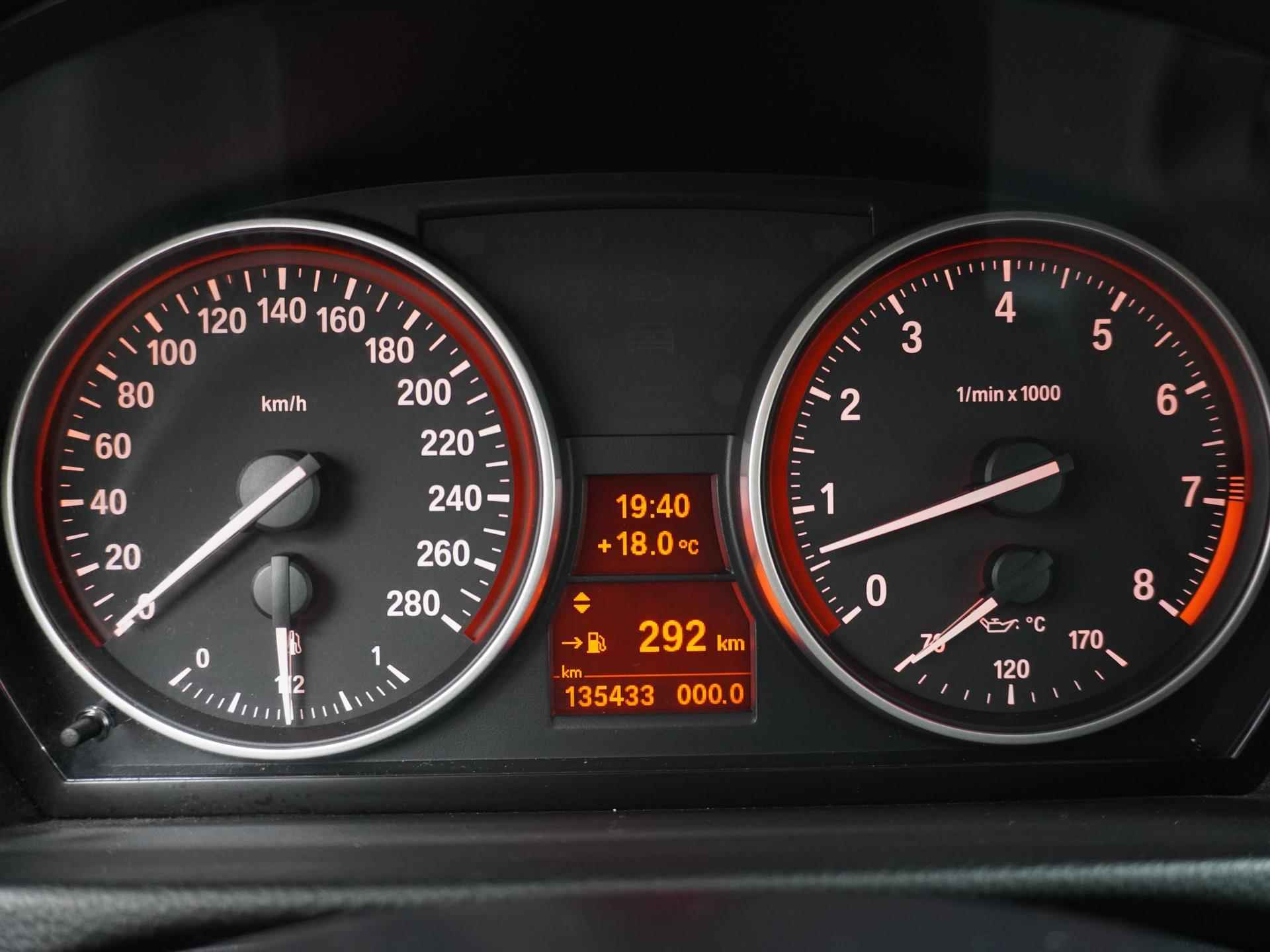 BMW 3-serie Cabrio 330i High Executive Leder/Sportstoelen/Historie 100% - 12/43