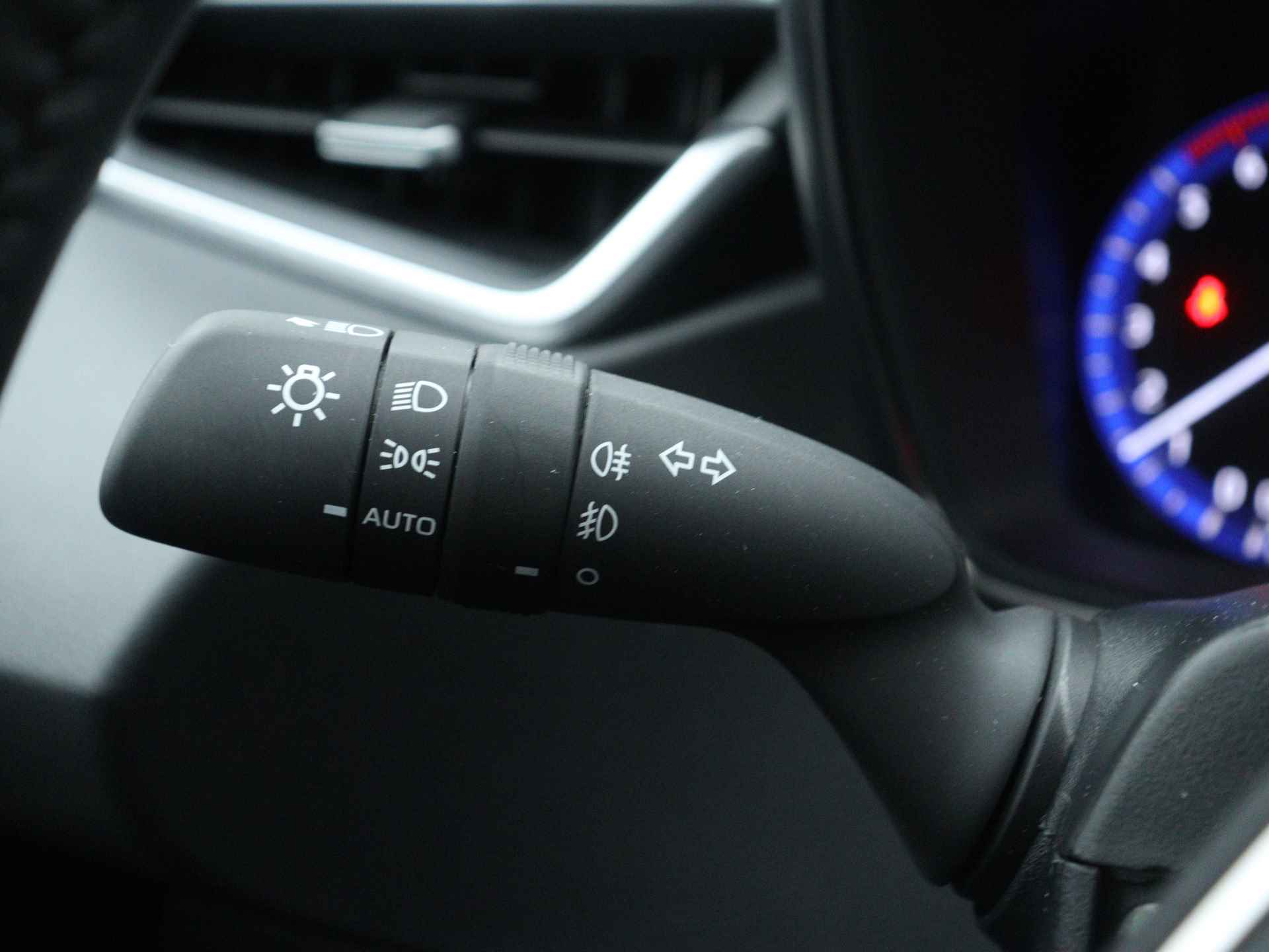 Toyota Corolla Touring Sports 1.8 Hybrid Dynamic | Navigatie | Stoelverwarming | Lane-Assist | - 24/43
