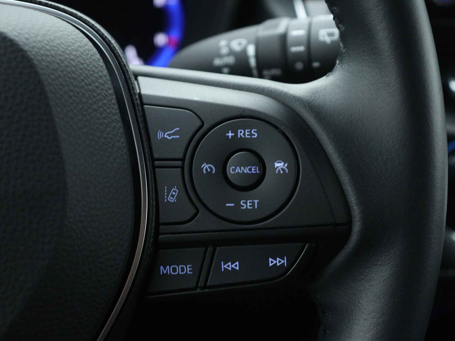 Toyota Corolla Touring Sports 1.8 Hybrid Dynamic | Navigatie | Stoelverwarming | Lane-Assist | - 26/43