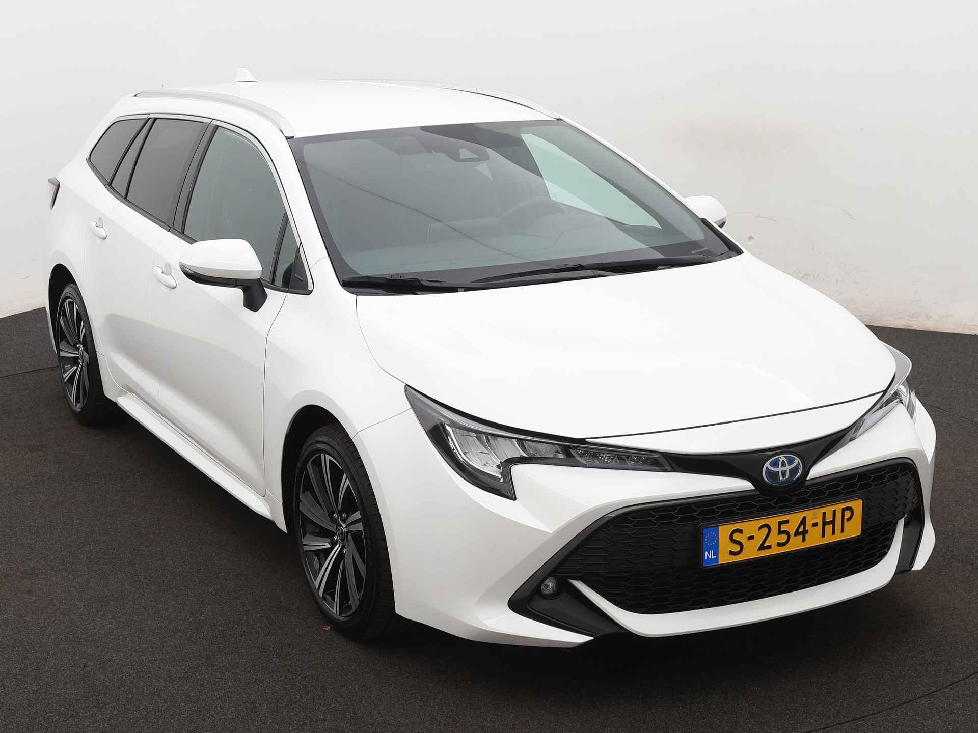 Toyota Corolla Touring Sports 1.8 Hybrid Dynamic | Navigatie | Stoelverwarming | Lane-Assist | - 29/43
