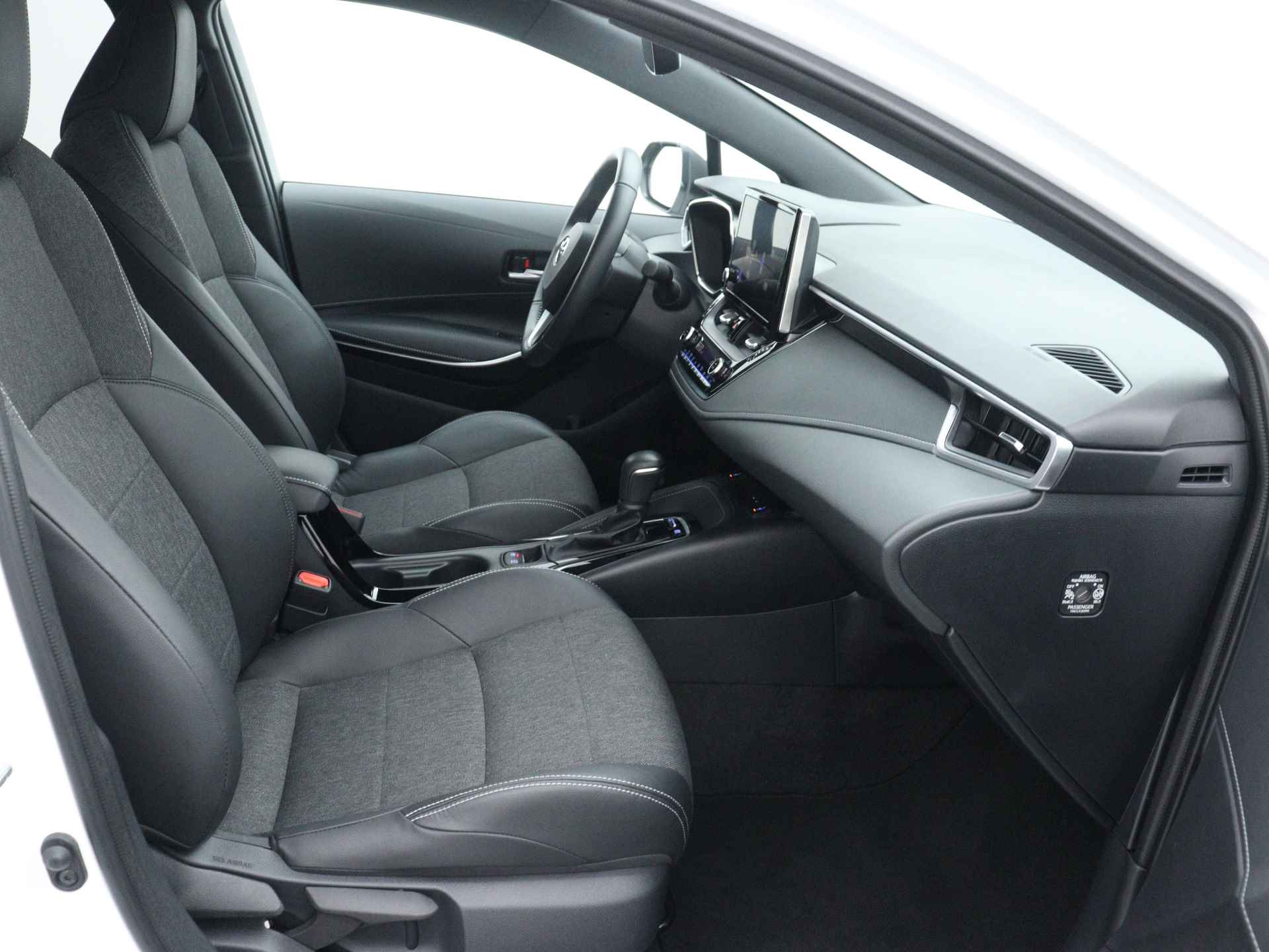 Toyota Corolla Touring Sports 1.8 Hybrid Dynamic | Navigatie | Stoelverwarming | Lane-Assist | - 31/43