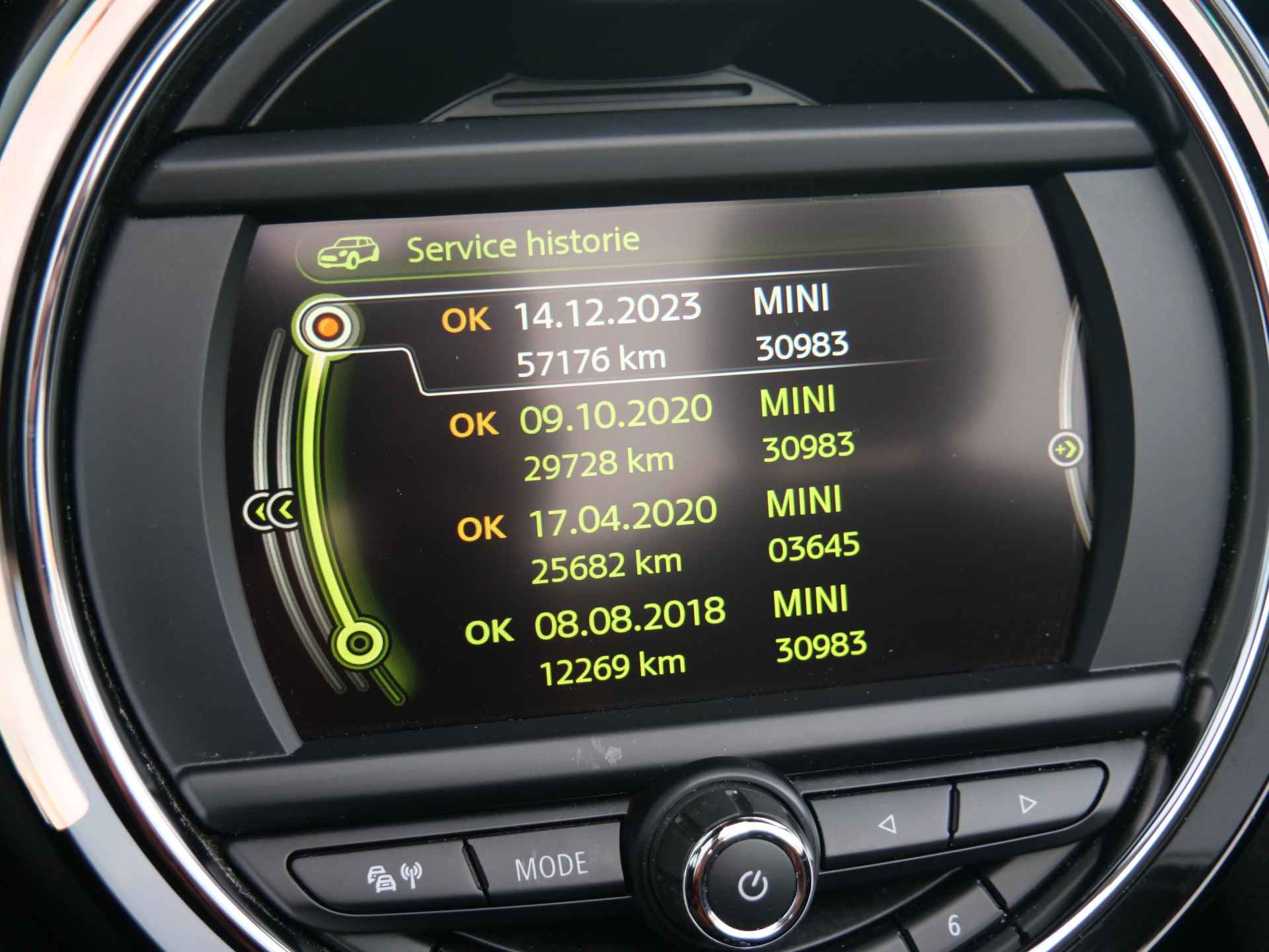 MINI Cabrio 1.5 Cooper 136pk Pepper Serious Business LED / Navigatie / PDC / Bluetooth - 8/43