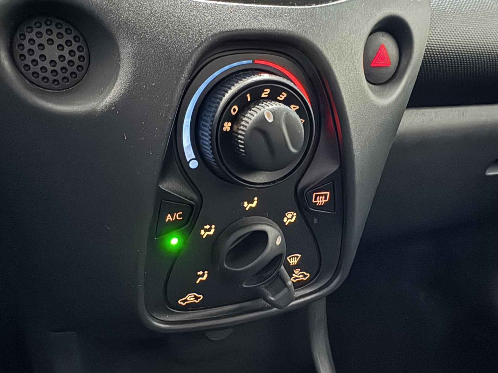 Toyota Aygo 1.0 VVT-i x-now | Airconditioning | Budget | - 6/11