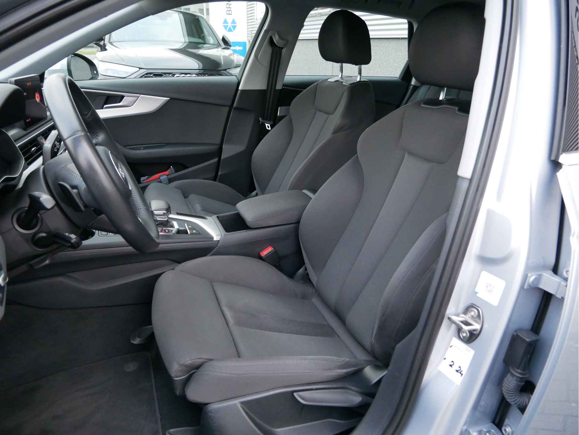 Audi A4 Lease Edition 35 TFSI 110 kW / 150 pk Avant 7 versn. S-tronic Wegklapbare Trekhaak | MMI navigatie| Stoelverwarming| - 15/37