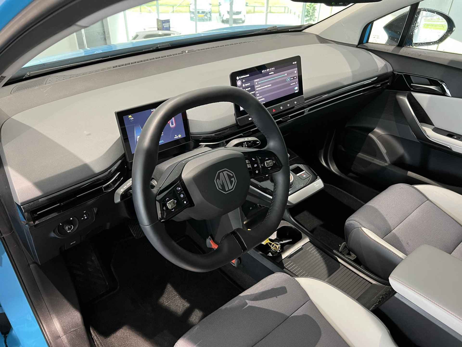 MG 4 Luxury 64 kWh | Lichtgrijs interieur | 360 graden camera | Unieke kleur! - 9/21