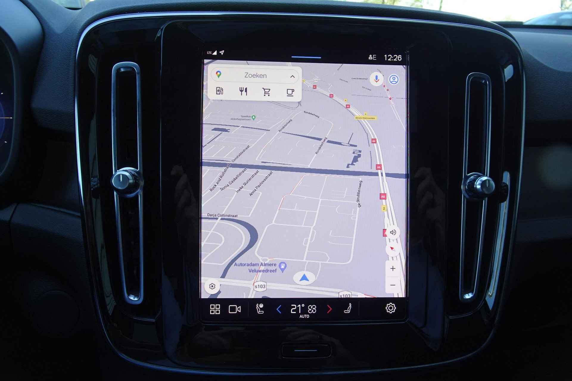 Volvo C40 Single Motor Extended Range Ultimate 82 kWh | Voorraad | Pixel LED koplampen | Extra getint glas achter | 20″ 5-Spaaks | - 12/22