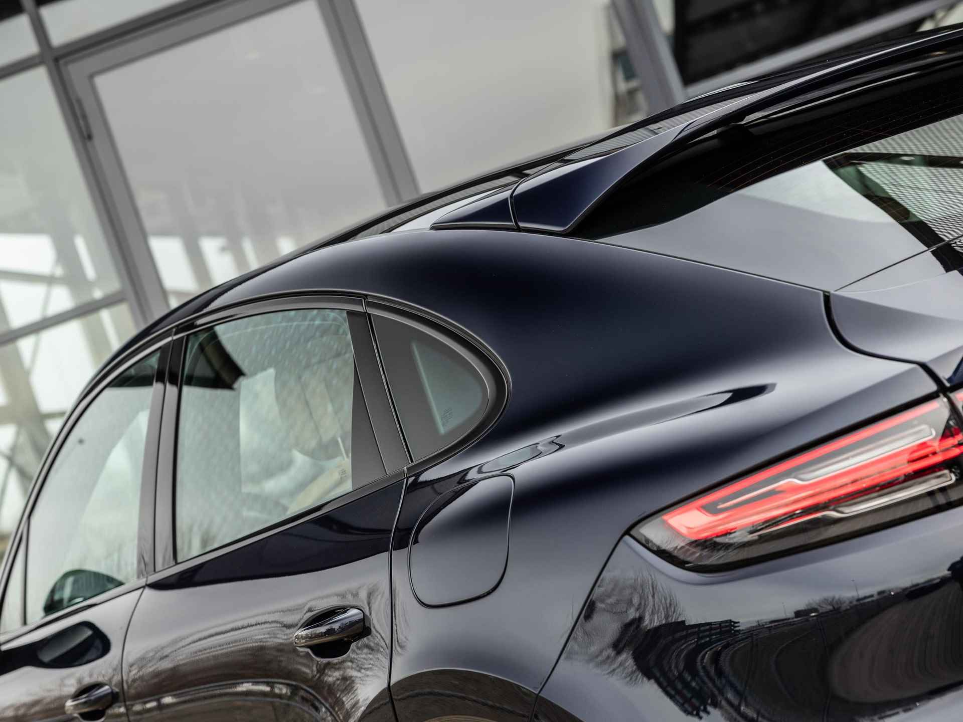 Porsche Cayenne Coupé 3.0 E-Hybrid | MOONLIGHT BLUE | 1E EIGENAAR | NL AUTO | SPORTCHRONO | PANORAMADAK | HEAD UP DISPLAY | PASM | 14-WEG STOELEN | BOSE | MEMORY | - 11/59
