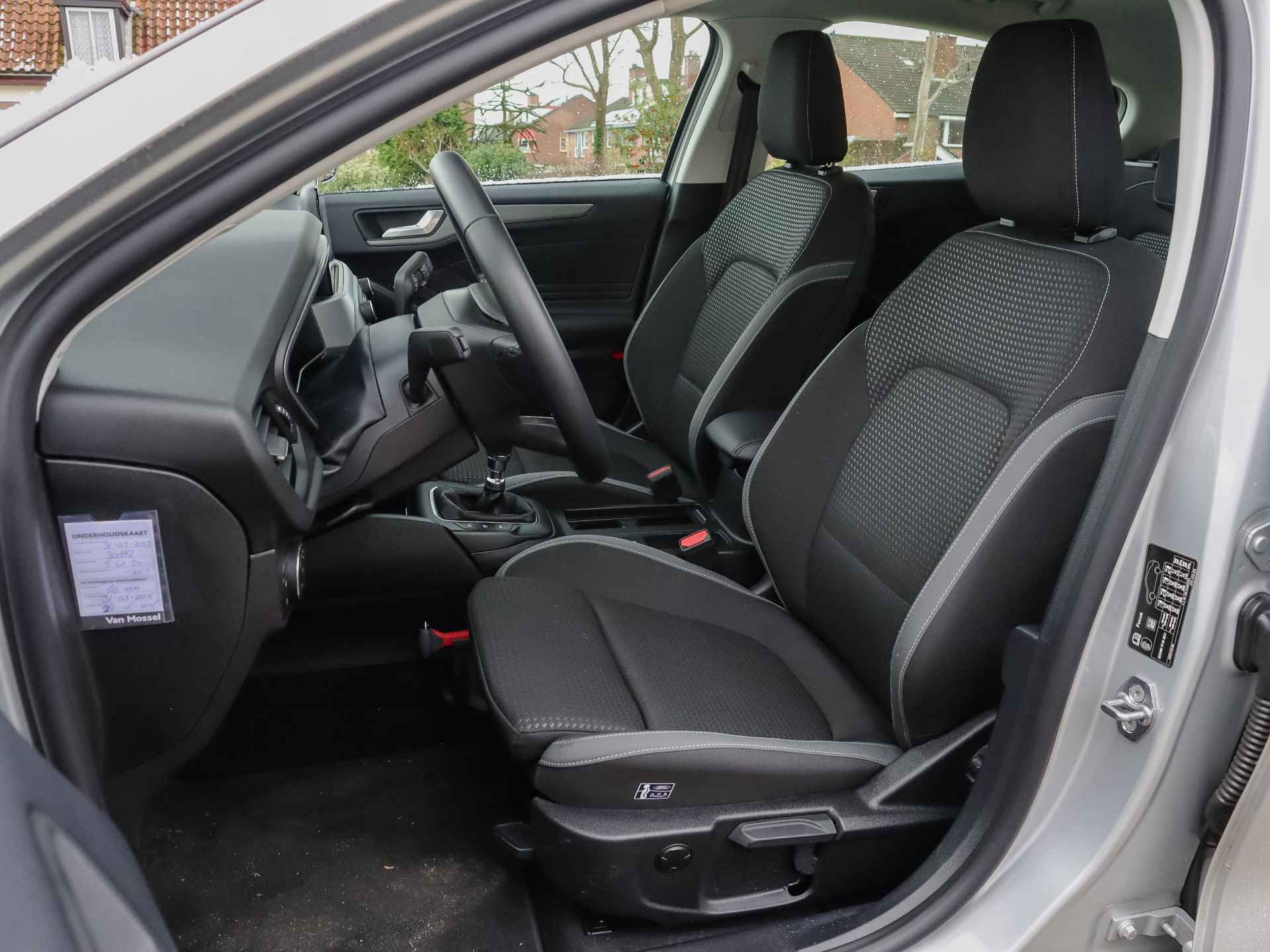 Ford Focus 1.0i Hybrid Connected, (149PK) 1e-Eig, Ford-Dealer-Onderh, 12-Mnd-BOVAG, NL-Auto, Navigatie/Apple-Carplay/Android-Auto, Parkeersensoren-V+A, Cruise-Control, Airco, DAB, Lane-Assist, Privacy-Glas, Sportstoelen, Led-Koplampen, Adaptieve-Cruise-Control - 10/55