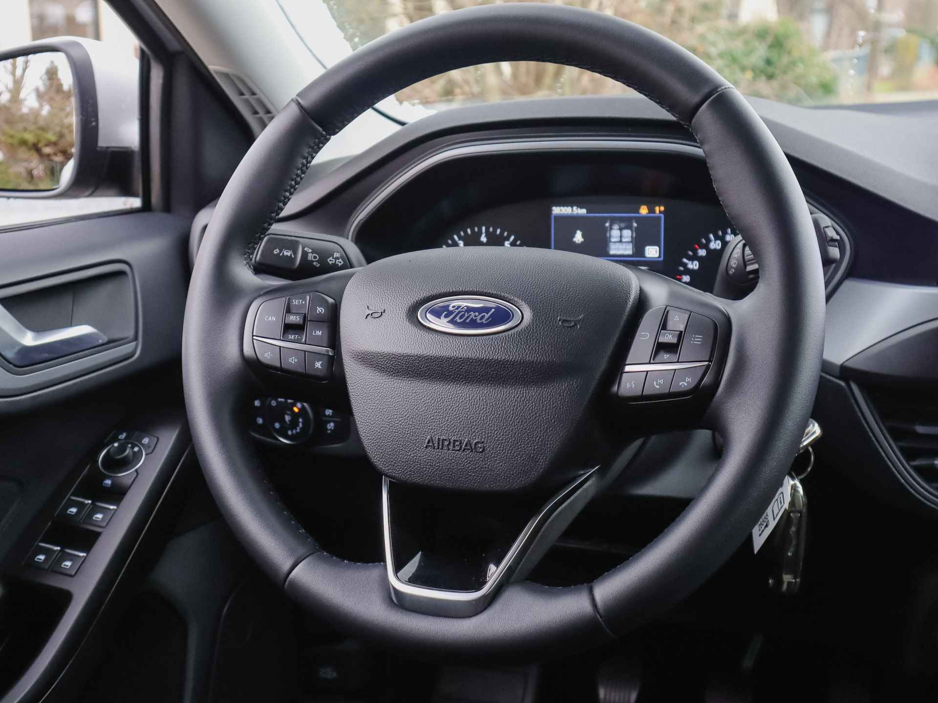 Ford Focus 1.0i Hybrid Connected, (149PK) 1e-Eig, Ford-Dealer-Onderh, 12-Mnd-BOVAG, NL-Auto, Navigatie/Apple-Carplay/Android-Auto, Parkeersensoren-V+A, Cruise-Control, Airco, DAB, Lane-Assist, Privacy-Glas, Sportstoelen, Led-Koplampen, Adaptieve-Cruise-Control - 12/55