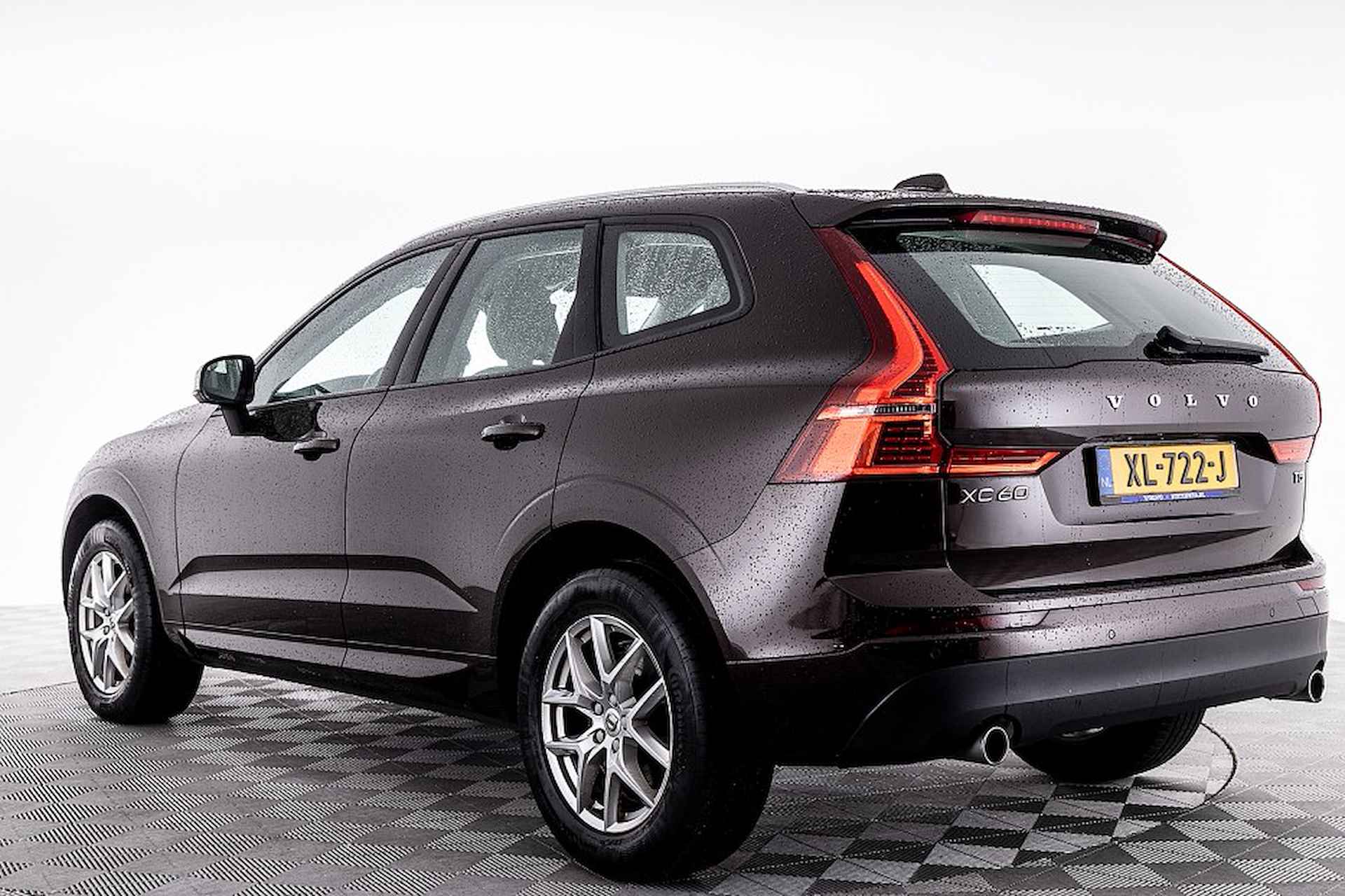 Volvo XC60 2.0 T5 Momentum | Full LED | Half LEDER | NAVI | ECC . - 2/27