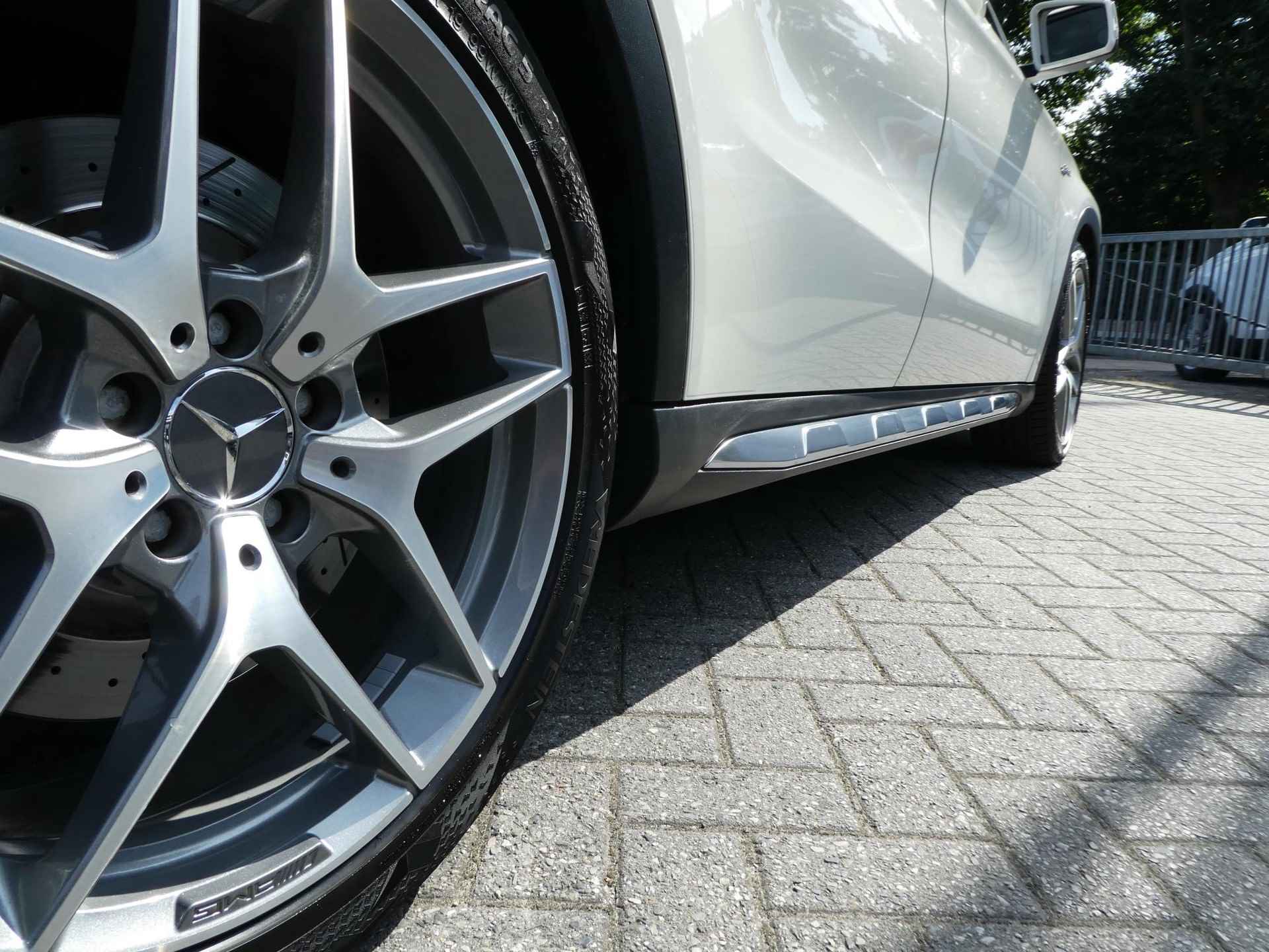 Mercedes-Benz GLA-klasse 45 AMG 4Matic 381PK Premium 1eEig|65dKM|Panorama|Camera|Carplay - 17/48