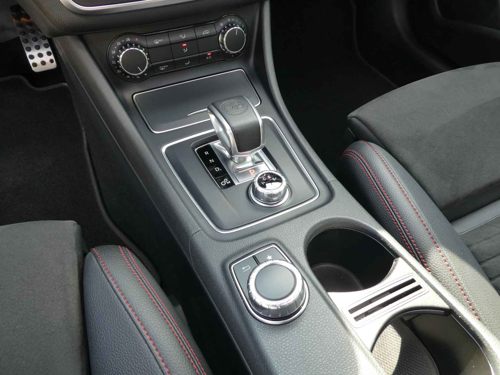 Mercedes-Benz GLA-klasse 45 AMG 4Matic 381PK Premium 1eEig|65dKM|Panorama|Camera|Carplay - 32/48