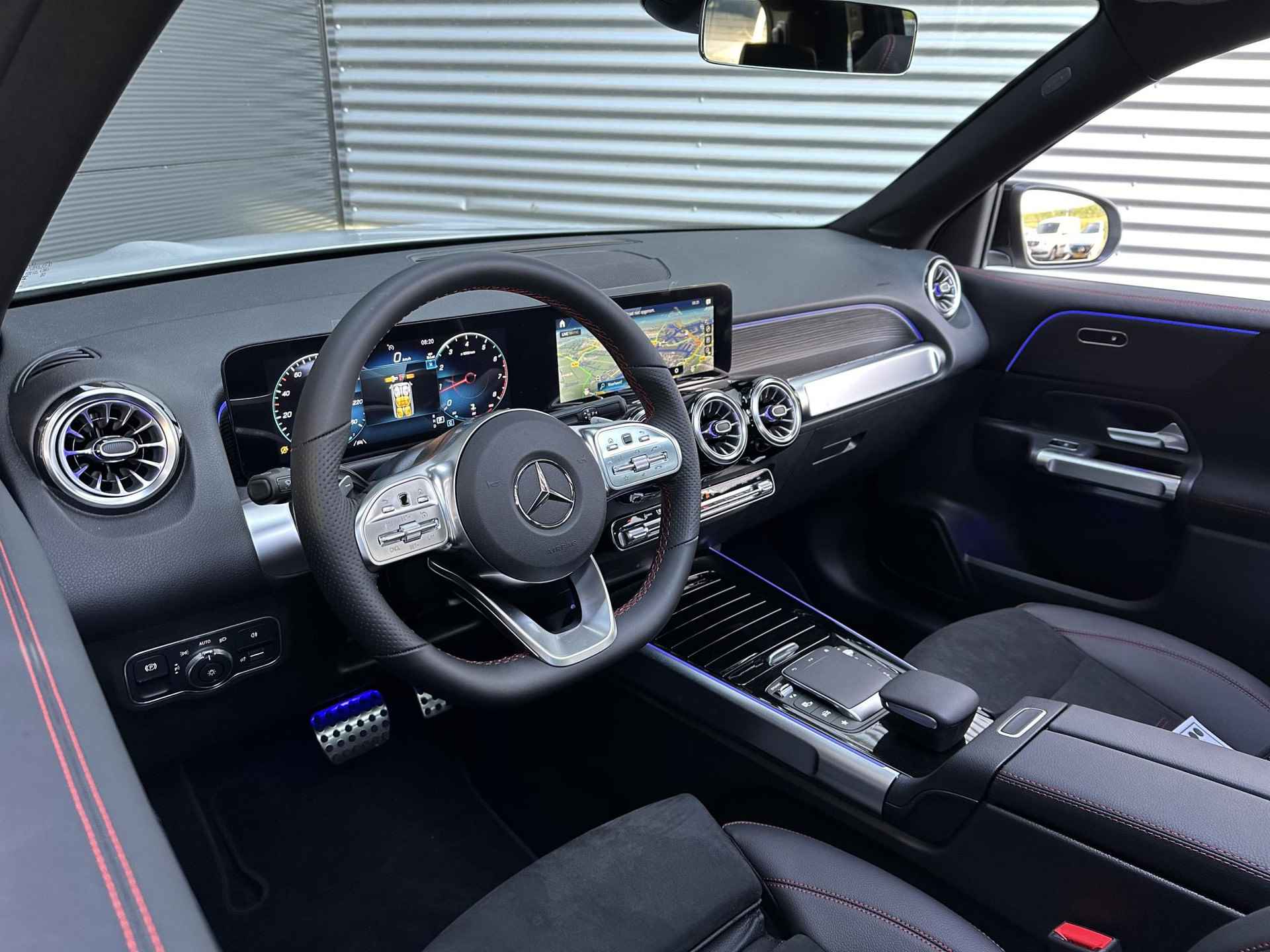 Mercedes-Benz GLB 180 AMG Line | 7-Zits | Premium | Nightpakket | Panoramadak | Achteruitrijcamera | Stoelverwarming | Sfeerverlichting | Dodehoekassistent | Apple & Android Carplay - 11/13