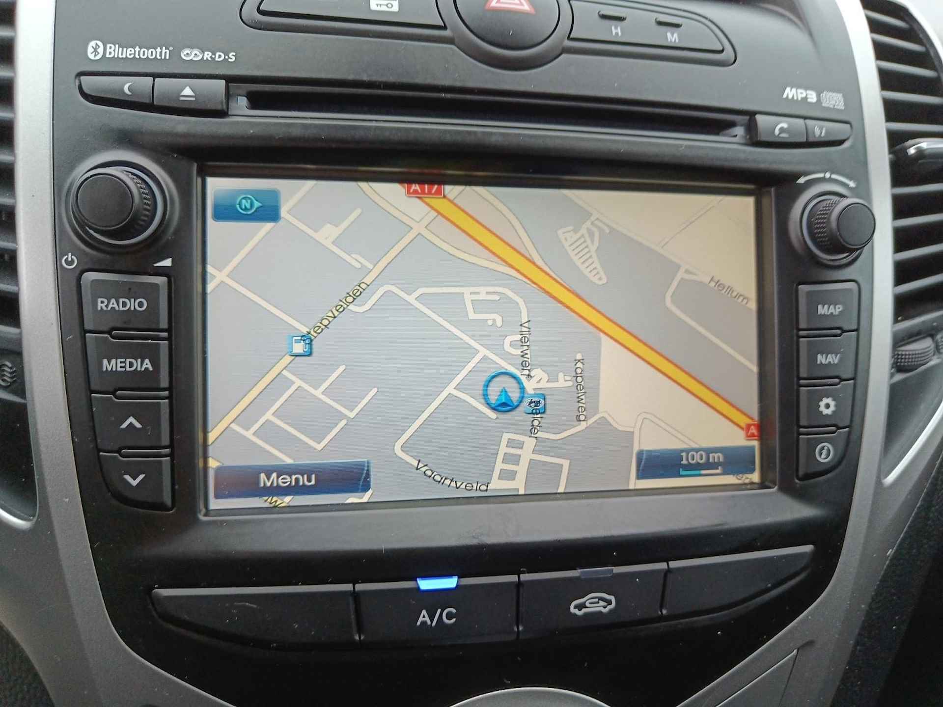 Hyundai ix20 1.4i Go! Navigatiesysteem | Parkeercamera | Trekhaak - 21/28