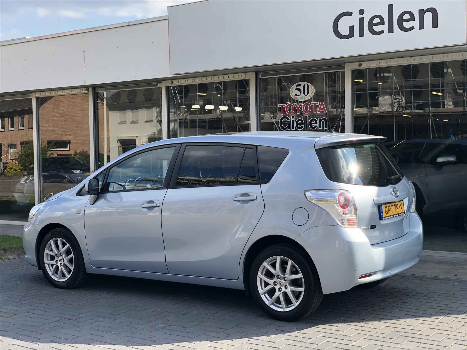 Toyota Verso 1.8 VVT-i Dynamic 7 Persoons | Leer, stoelverwarming, Navigatie, Parkeersensoren, Panoramadak! - 7/37