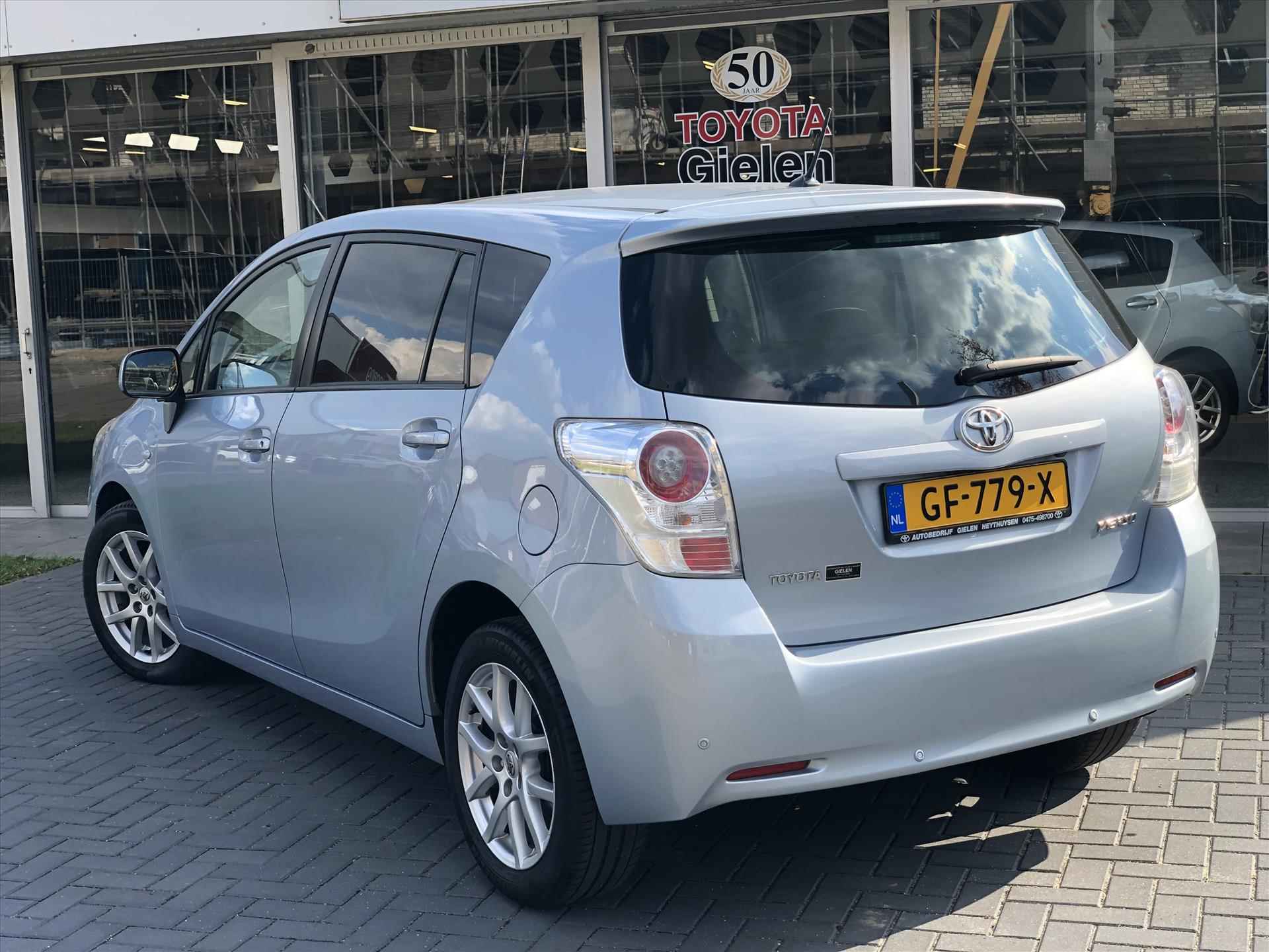 Toyota Verso 1.8 VVT-i Dynamic 7 Persoons | Leer, stoelverwarming, Navigatie, Parkeersensoren, Panoramadak! - 11/37