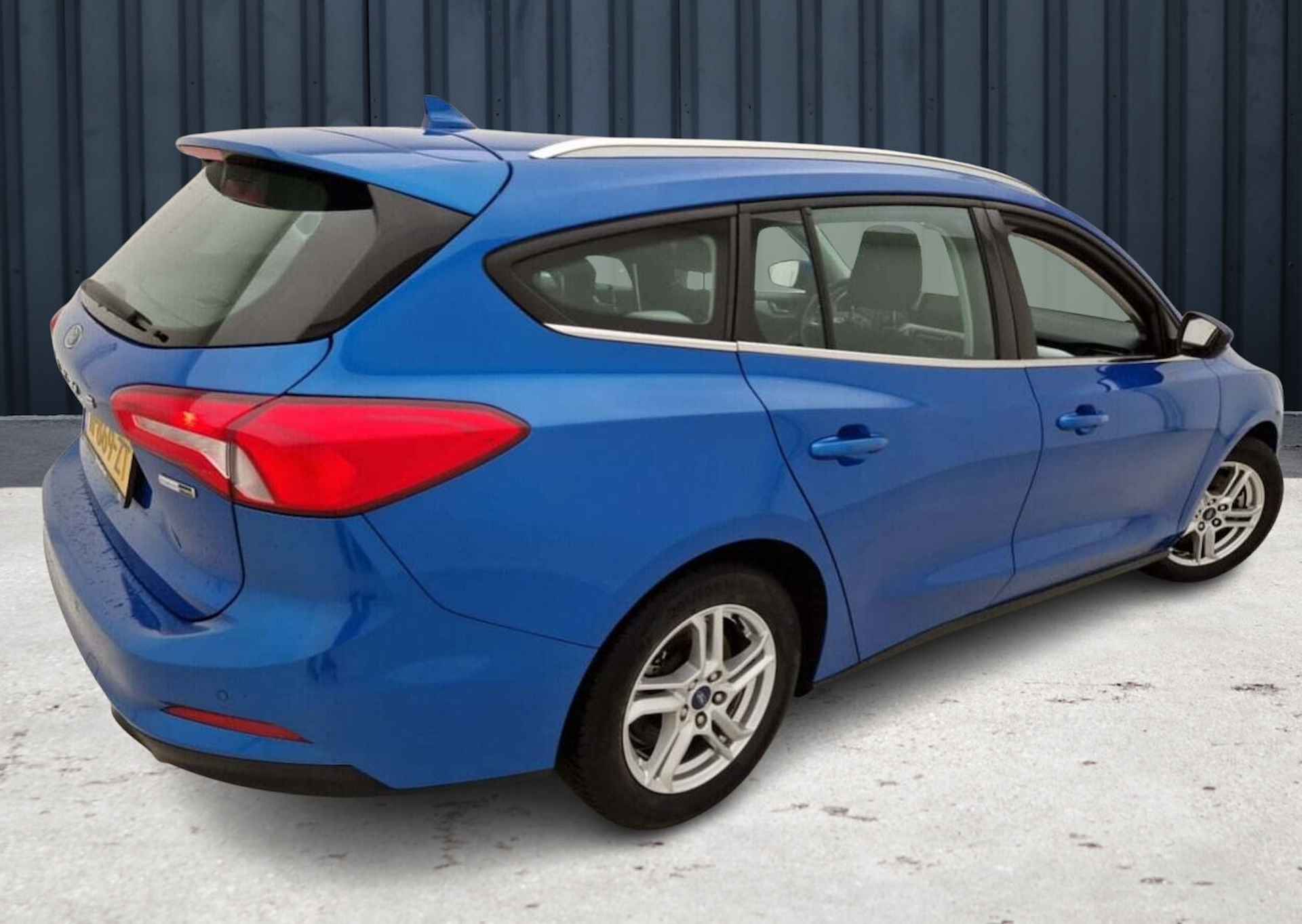 Ford FOCUS Wagon 1.0 EcoBoost Hybrid Trend Edition Business (124PK) 1e-Eig, 12-Mnd-BOVAG, NL-Auto, Navigatie/Apple-Carplay/Android-Auto, Parkeersensoren-V+A, Cruisecontrol, Lane-Assist, Achteruitrijcamera, DAB, Lm.-Velgen, Privacy-Glas - 3/18