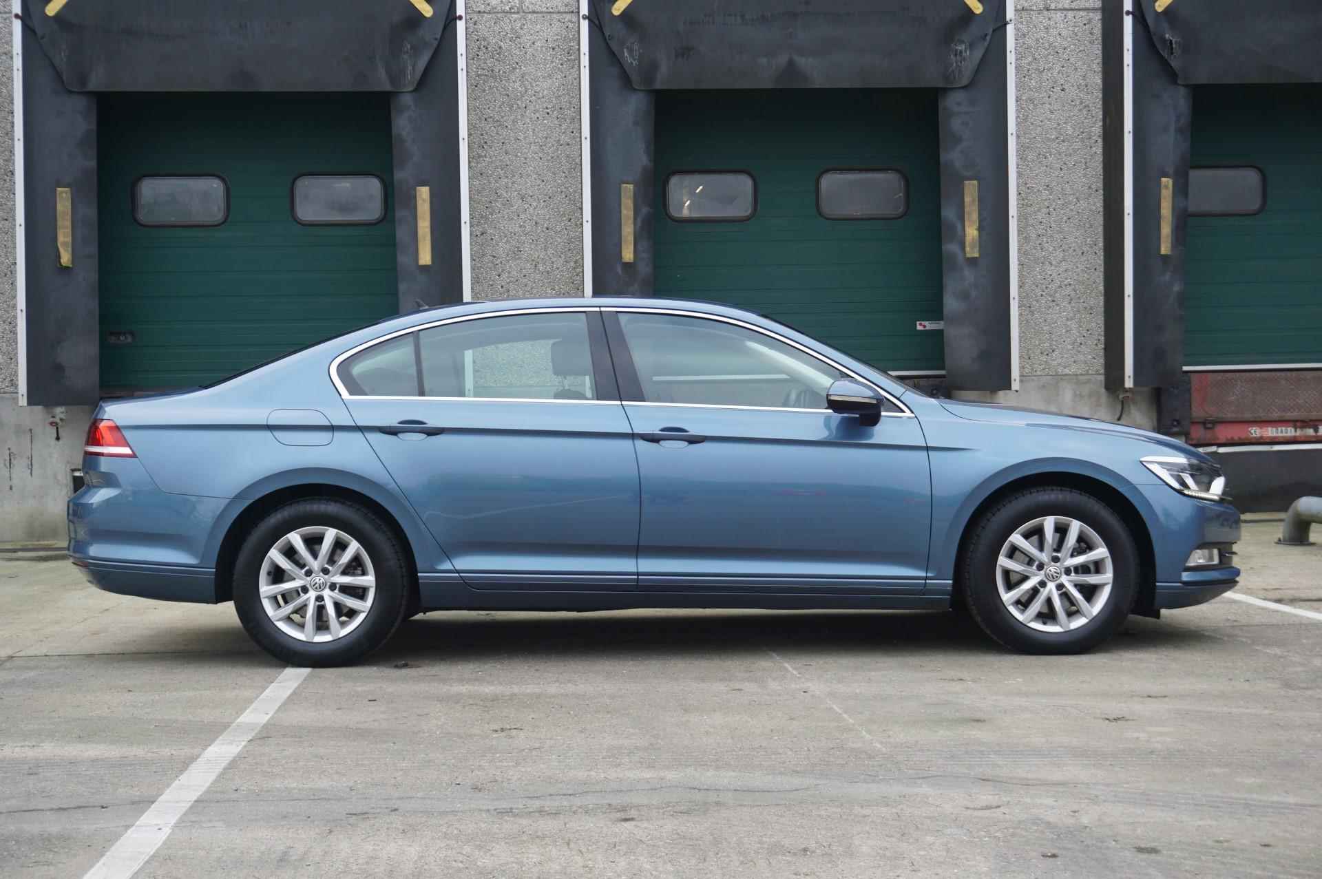 Volkswagen Passat 1.4 TSI 125pk DSG Comfortline | ErgoComfort Stoelen | Adaptive Cruise| PDC Voor & Achter | Navigatie - 3/43