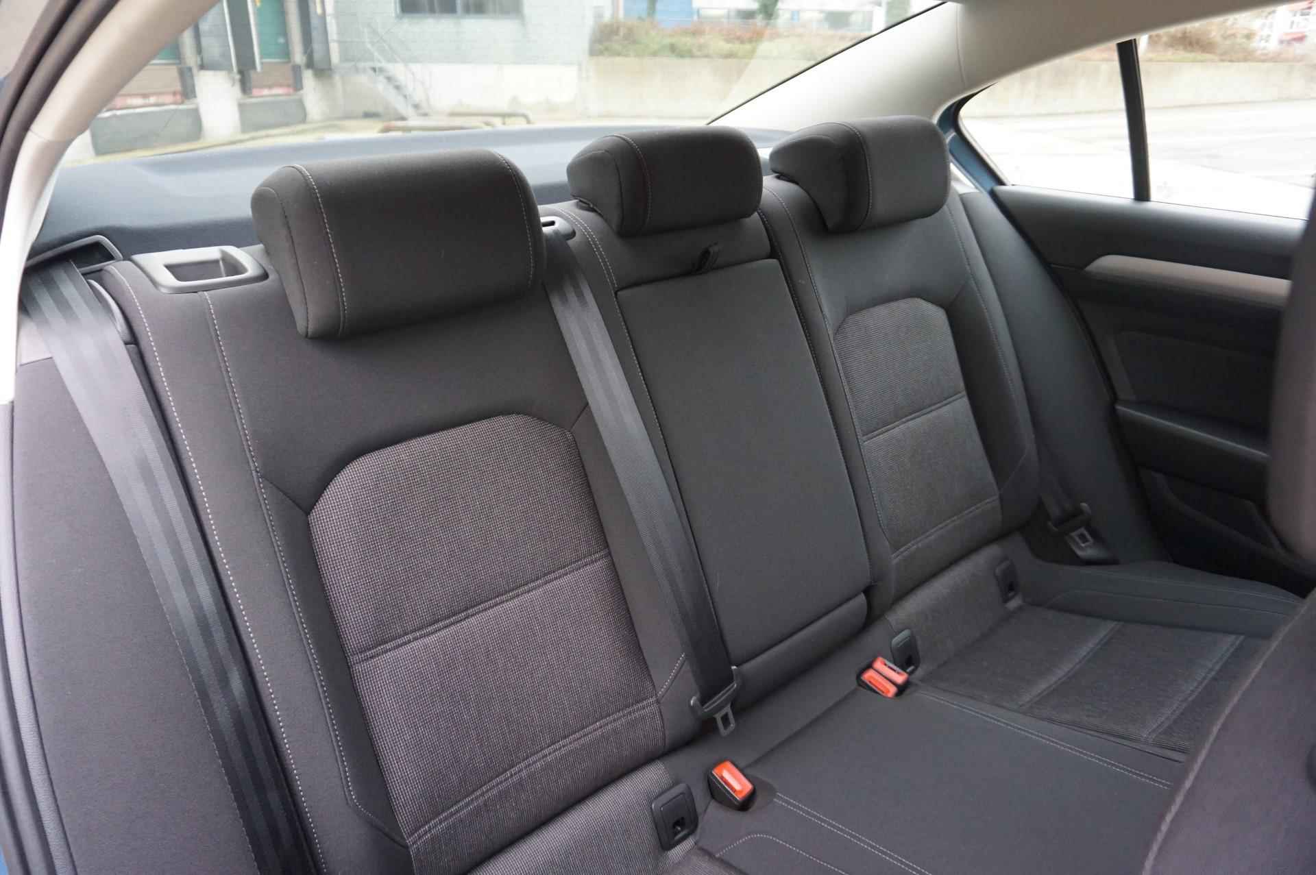 Volkswagen Passat 1.4 TSI 125pk DSG Comfortline | ErgoComfort Stoelen | Adaptive Cruise| PDC Voor & Achter | Navigatie - 30/43