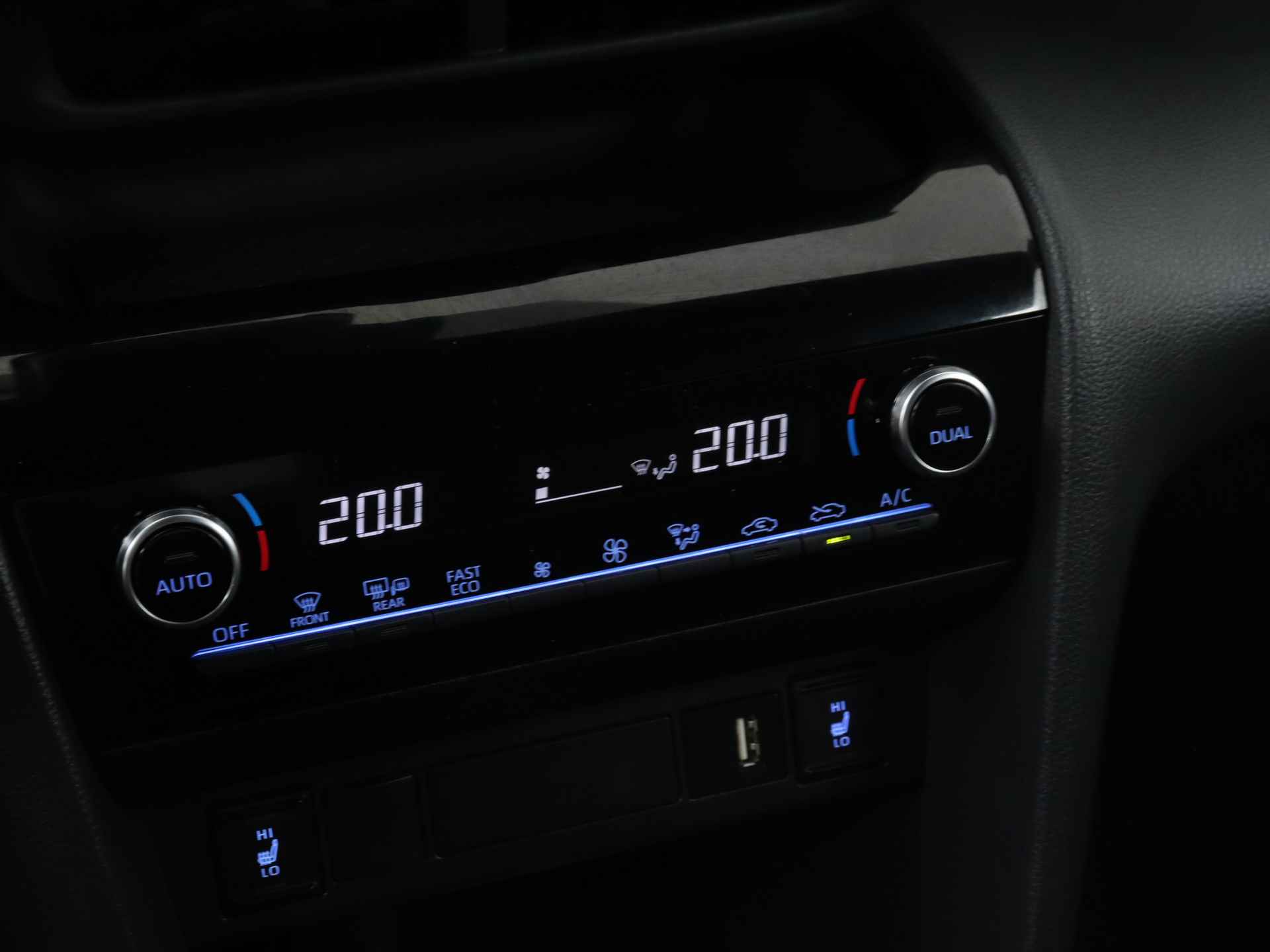 Toyota Yaris Cross 1.5 Hybrid Adventure Limited | Winter Pack | Head-up Display | Elektrische Achterklep | Cloud Navigatie | Parkeersensoren | - 12/46