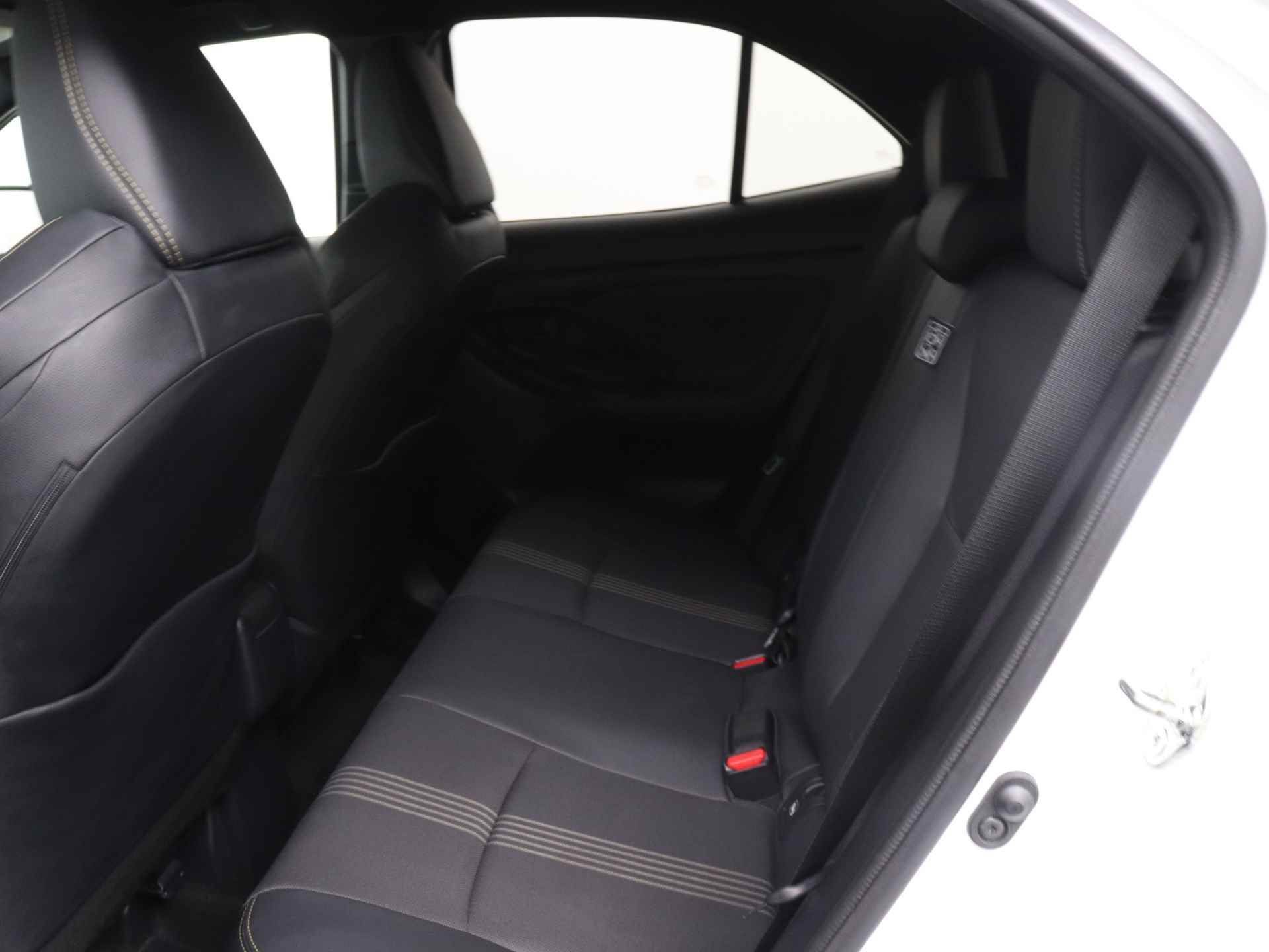 Toyota Yaris Cross 1.5 Hybrid Adventure Limited | Winter Pack | Head-up Display | Elektrische Achterklep | Cloud Navigatie | Parkeersensoren | - 21/46