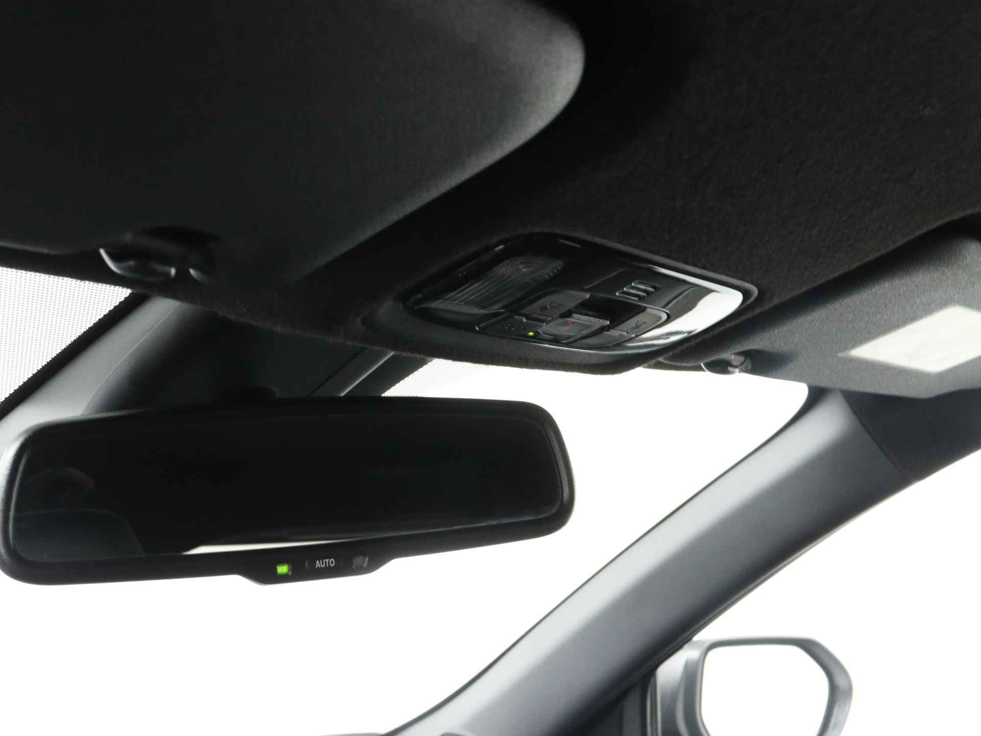 Toyota Yaris Cross 1.5 Hybrid Adventure Limited | Winter Pack | Head-up Display | Elektrische Achterklep | Cloud Navigatie | Parkeersensoren | - 32/46