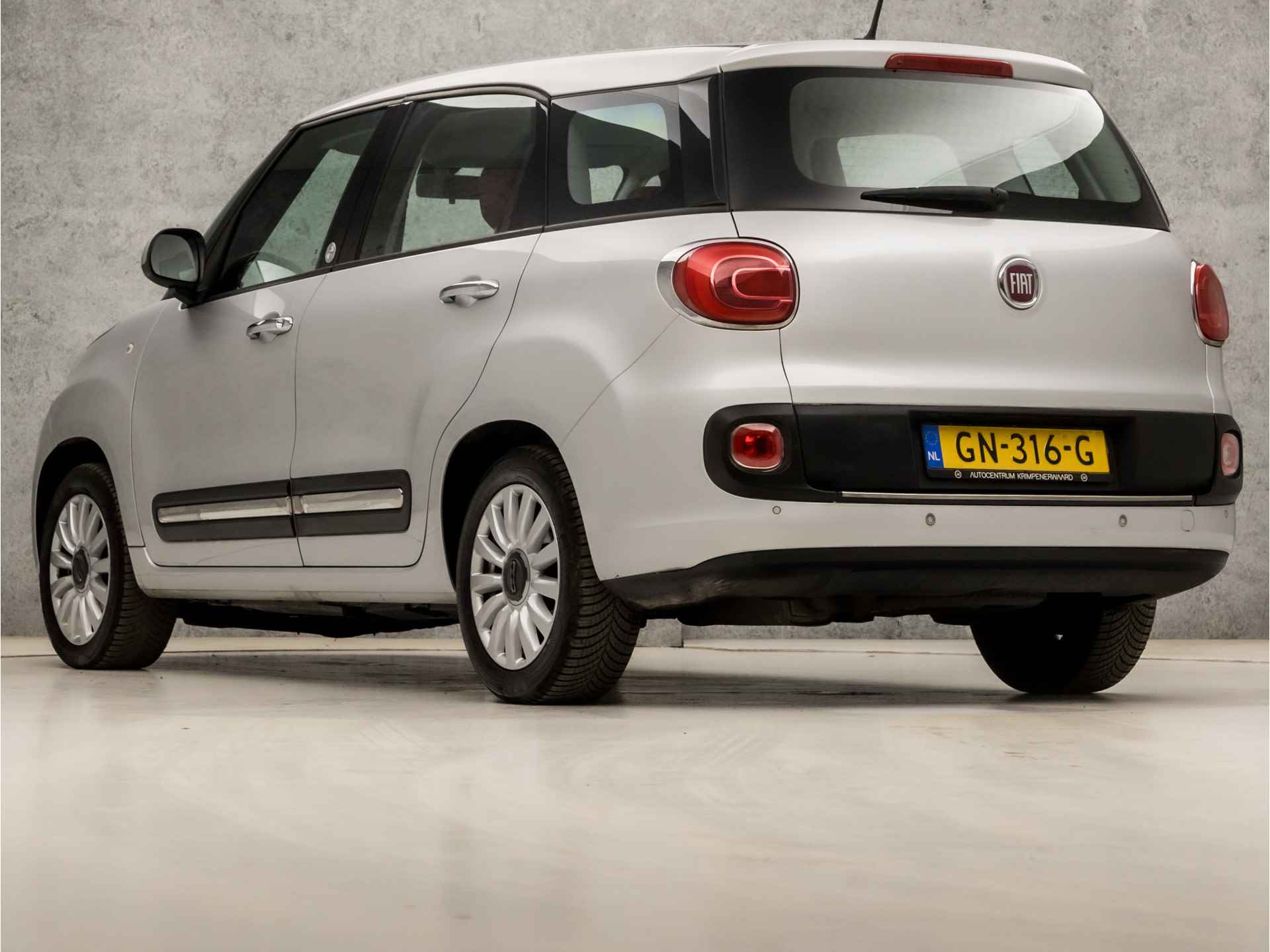 Fiat 500L Living 0.9 TwinAir PopStar 7 Persoons (NAVIGATIE, CRUISE, NIEUWE APK, SPORTSTOELEN, BLUETOOTH, PARKEERSENSOREN, NIEUWSTAAT) - 3/32