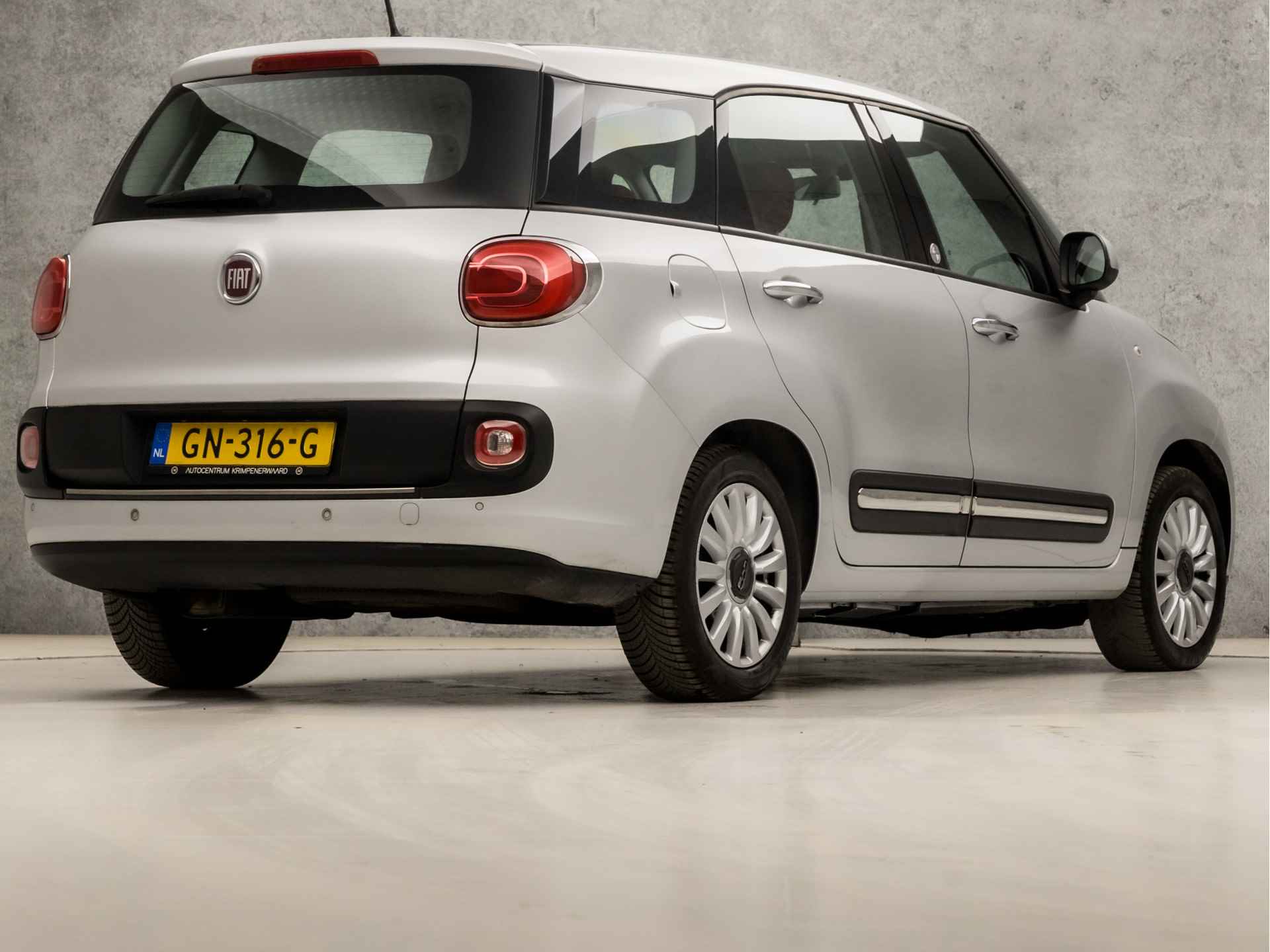 Fiat 500L Living 0.9 TwinAir PopStar 7 Persoons (NAVIGATIE, CRUISE, NIEUWE APK, SPORTSTOELEN, BLUETOOTH, PARKEERSENSOREN, NIEUWSTAAT) - 5/32