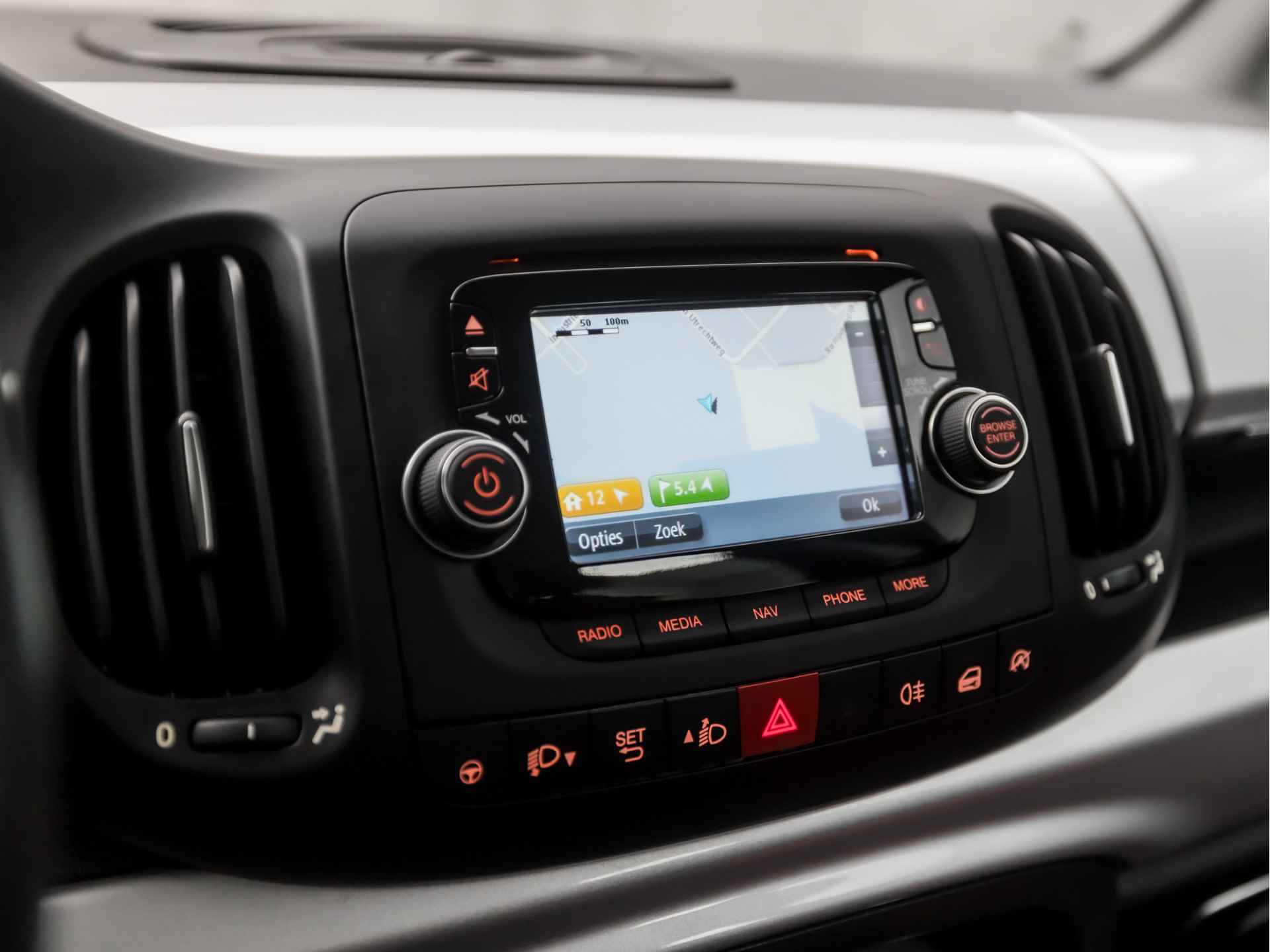 Fiat 500L Living 0.9 TwinAir PopStar 7 Persoons (NAVIGATIE, CRUISE, NIEUWE APK, SPORTSTOELEN, BLUETOOTH, PARKEERSENSOREN, NIEUWSTAAT) - 8/32