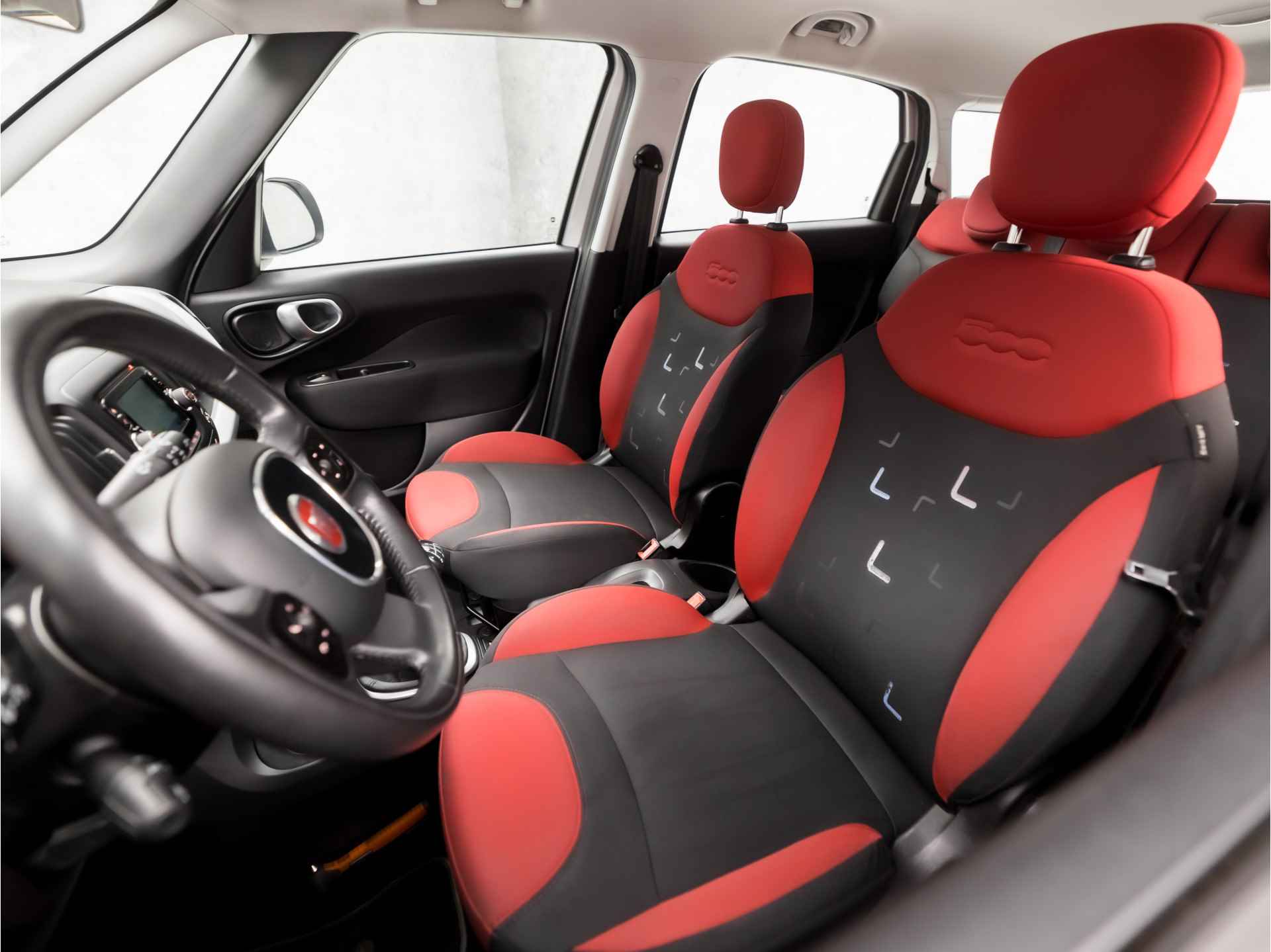 Fiat 500L Living 0.9 TwinAir PopStar 7 Persoons (NAVIGATIE, CRUISE, NIEUWE APK, SPORTSTOELEN, BLUETOOTH, PARKEERSENSOREN, NIEUWSTAAT) - 13/32