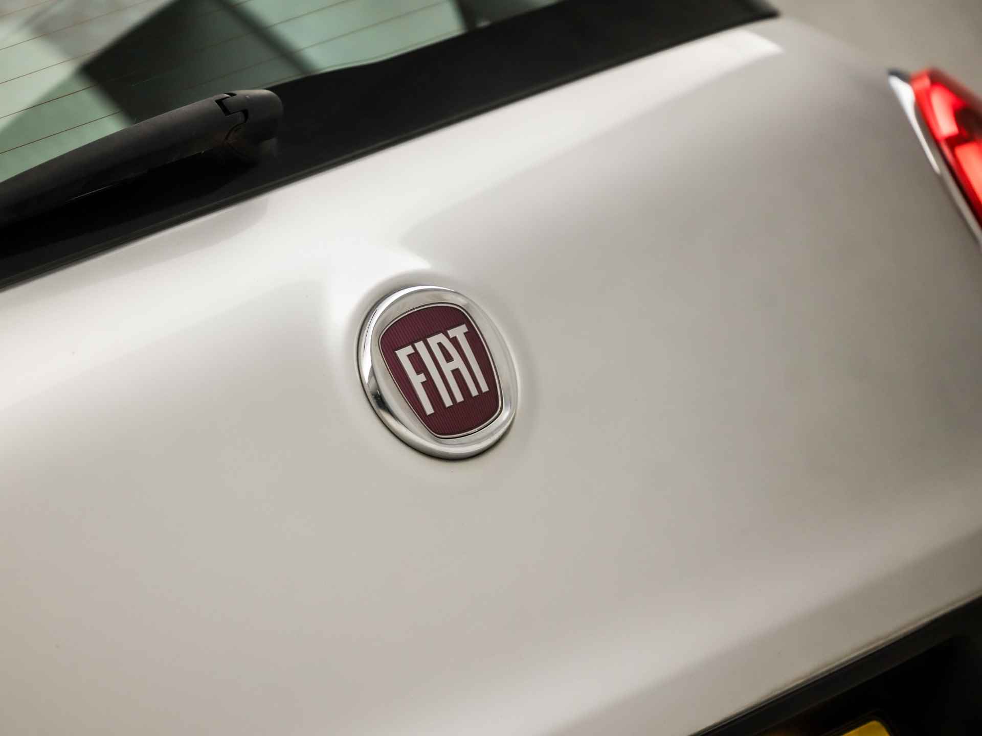 Fiat 500L Living 0.9 TwinAir PopStar 7 Persoons (NAVIGATIE, CRUISE, NIEUWE APK, SPORTSTOELEN, BLUETOOTH, PARKEERSENSOREN, NIEUWSTAAT) - 26/32