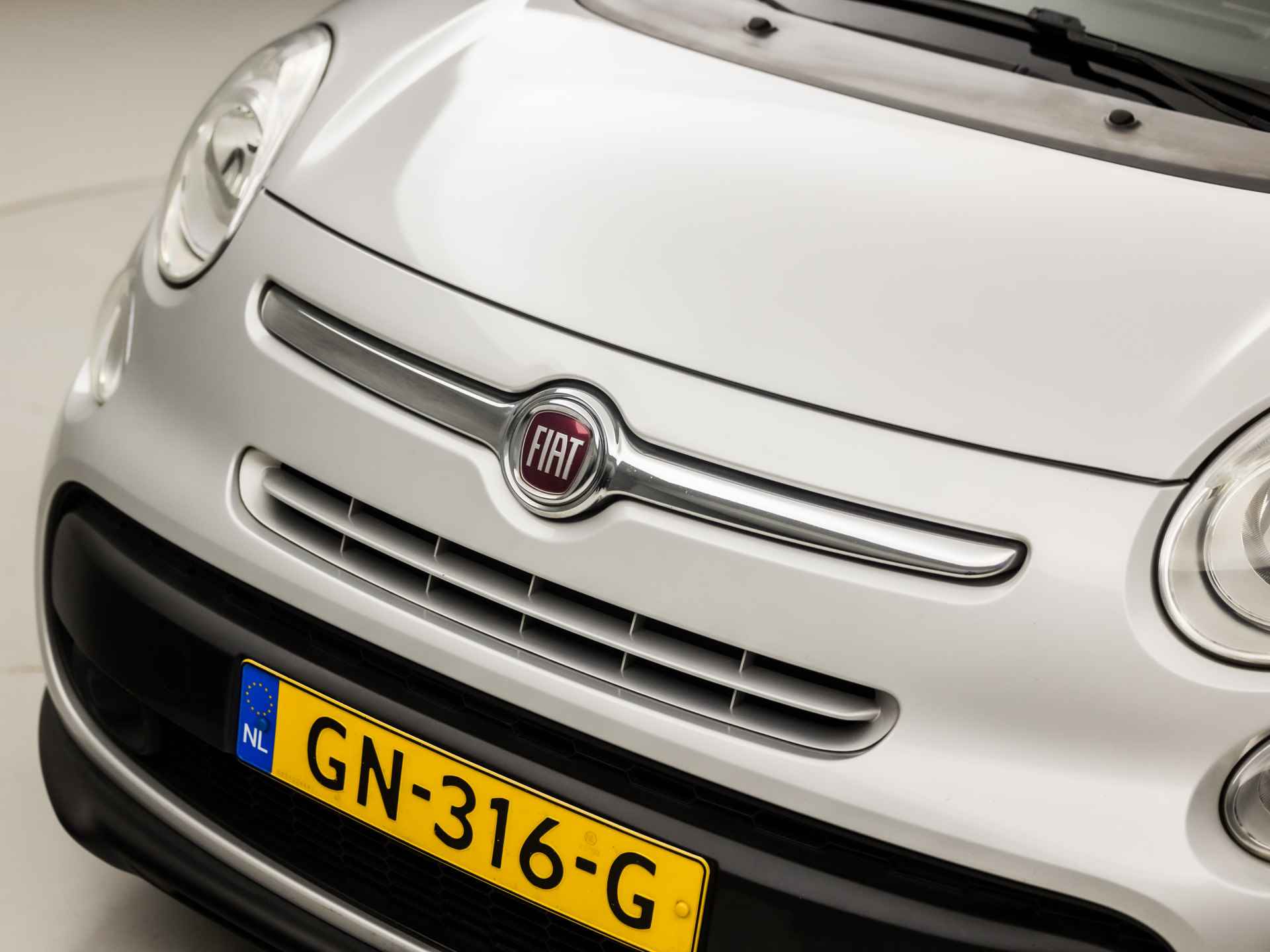 Fiat 500L Living 0.9 TwinAir PopStar 7 Persoons (NAVIGATIE, CRUISE, NIEUWE APK, SPORTSTOELEN, BLUETOOTH, PARKEERSENSOREN, NIEUWSTAAT) - 28/32