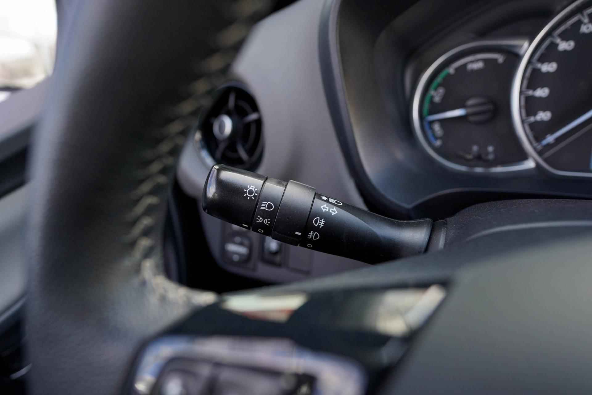 Toyota Yaris 1.5 Hybrid France Business Navi Camera Bluetooth - 27/37