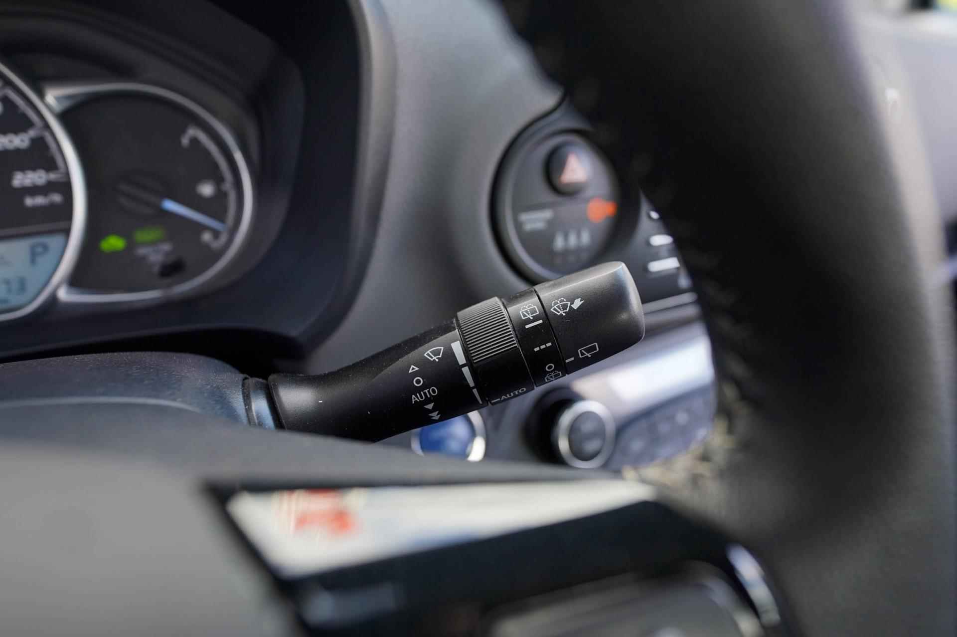 Toyota Yaris 1.5 Hybrid France Business Navi Camera Bluetooth - 28/37