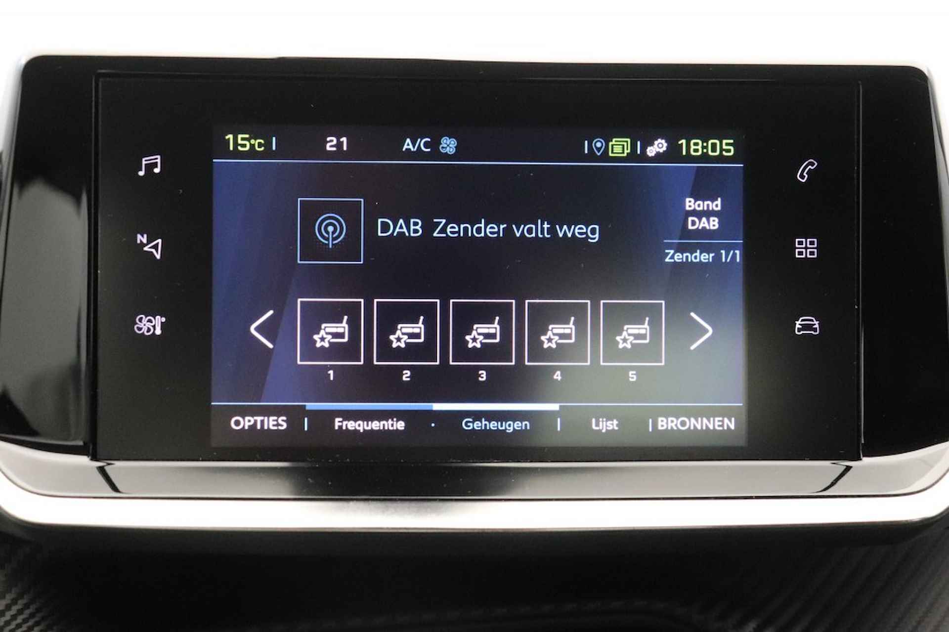 PEUGEOT E-2008 EV Active 50 kWh - (16.820 na Subsidie) Carplay, Camera - 20/30