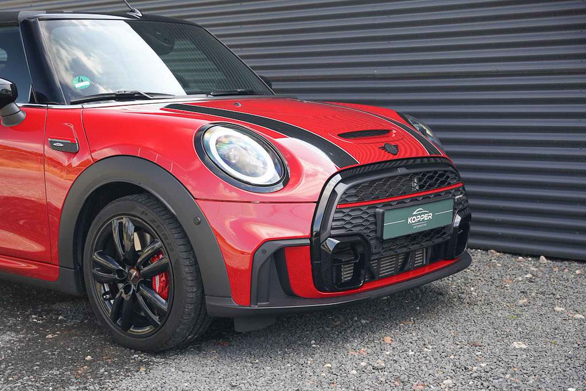 Mini Cabrio 2.0 John Cooper Works / 231 PK / NP 62731 / NL Auto / F1 Aut / HUD - 20/61