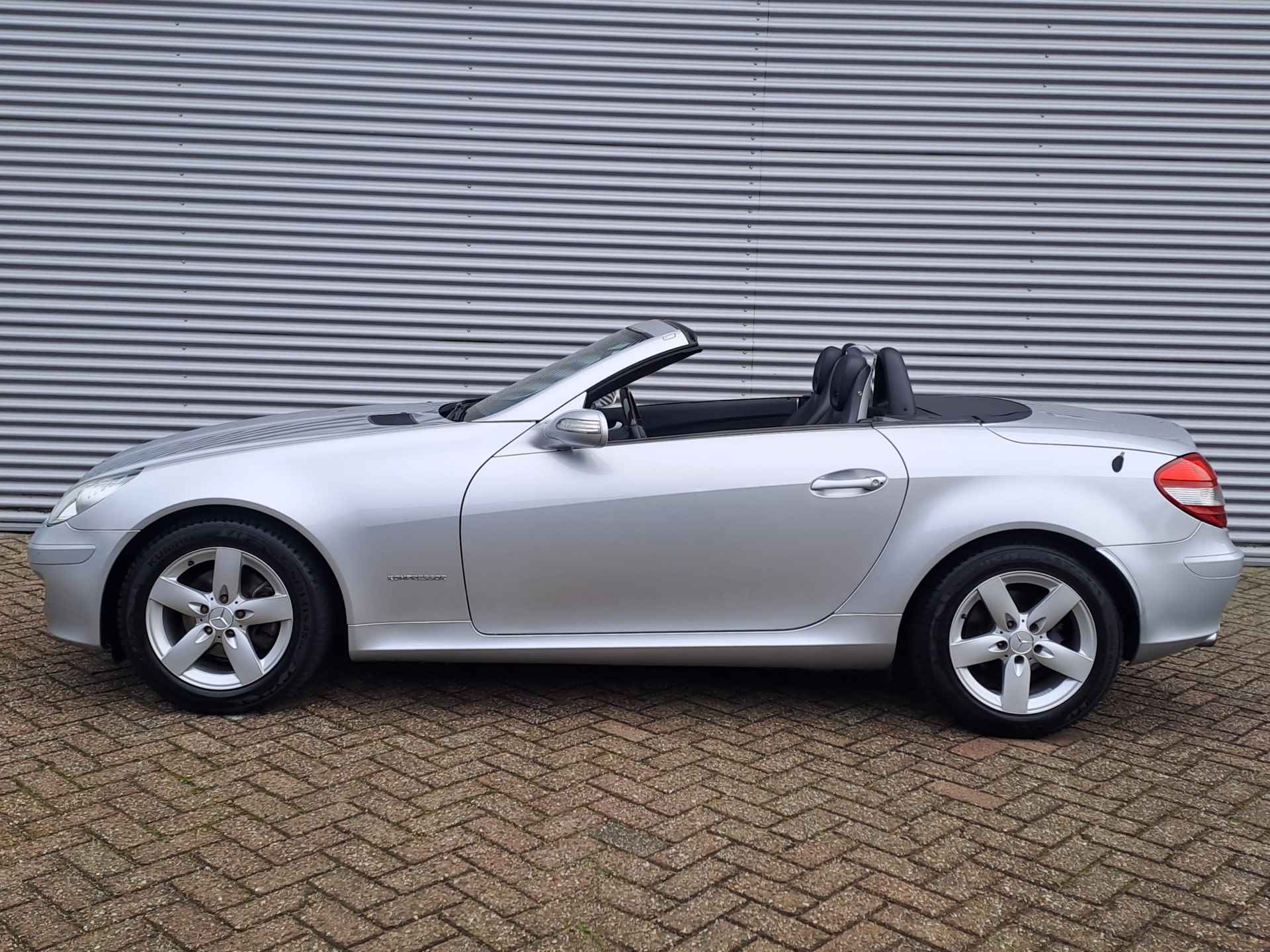 Mercedes-Benz SLK 200 K. Cabrio AUTOMAAT Elektrische hardtop | Navigatie | Cruise | Stoelverwarming | Xenon | Leder - 2/39