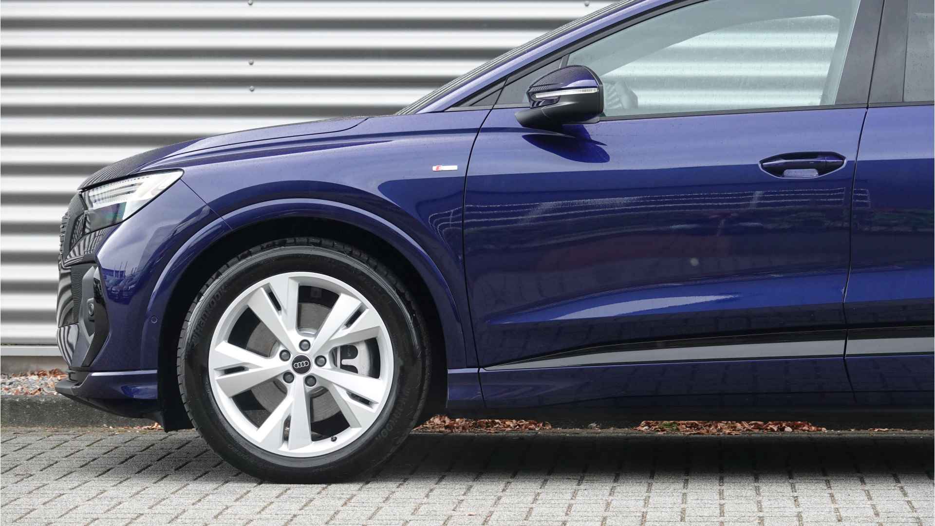 Audi Q4 Sportback e-tron 40 S edition 77 kWh | S-Line | Led | Nieuwstaat | Dynamic Pakket | Sfeerverlichting | - 9/36