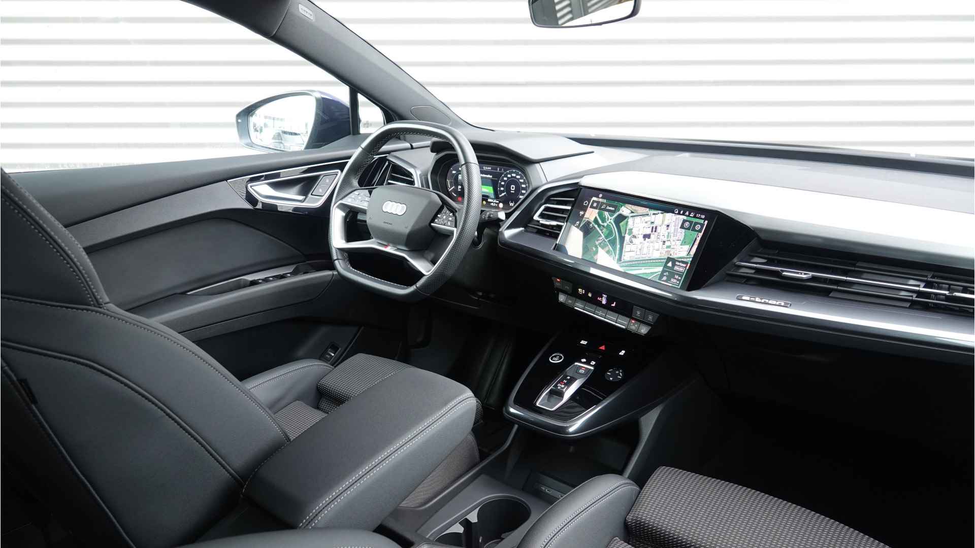 Audi Q4 Sportback e-tron 40 S edition 77 kWh | S-Line | Led | Nieuwstaat | Dynamic Pakket | Sfeerverlichting | - 11/36