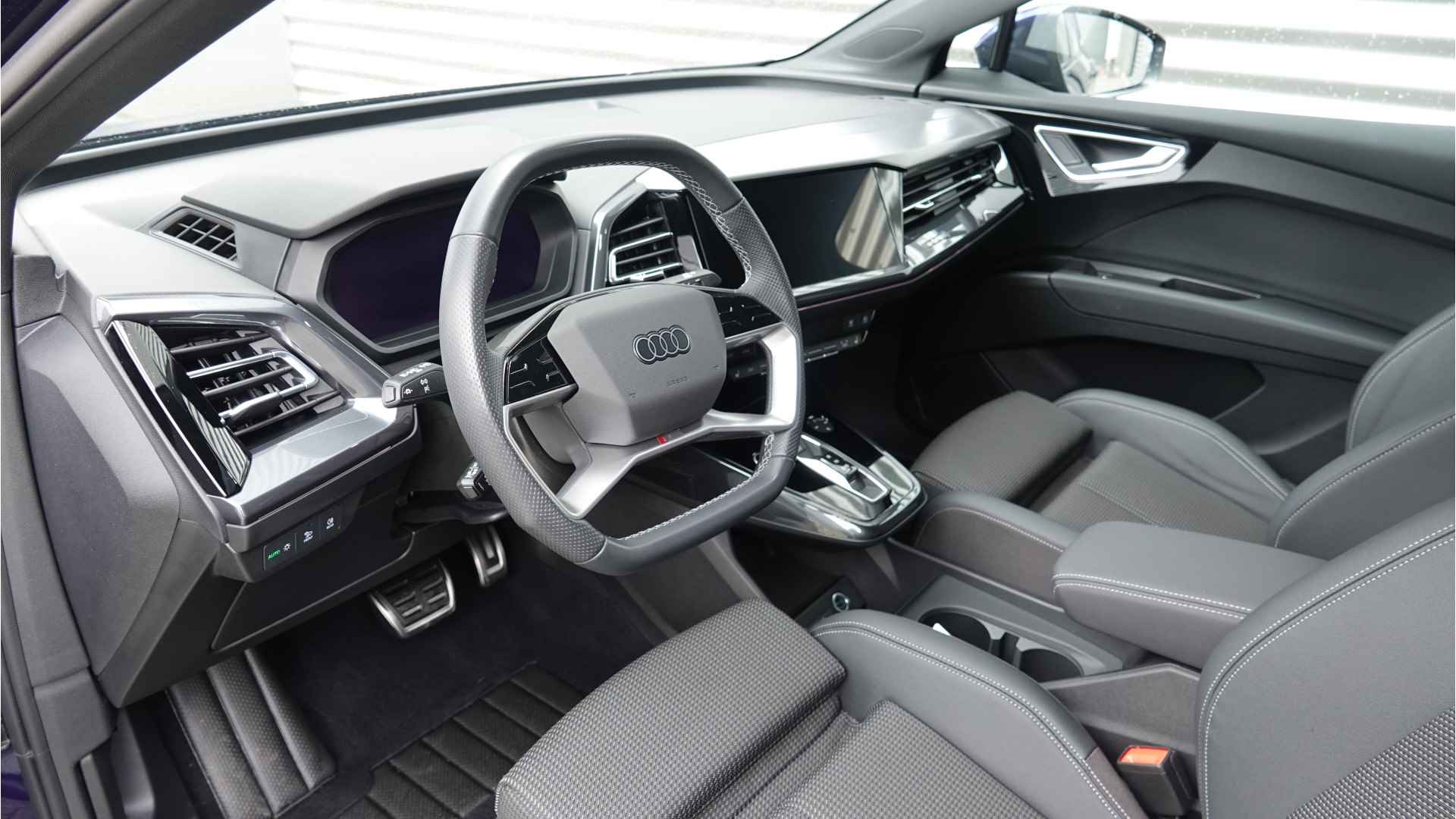 Audi Q4 Sportback e-tron 40 S edition 77 kWh | S-Line | Led | Nieuwstaat | Dynamic Pakket | Sfeerverlichting | - 26/36