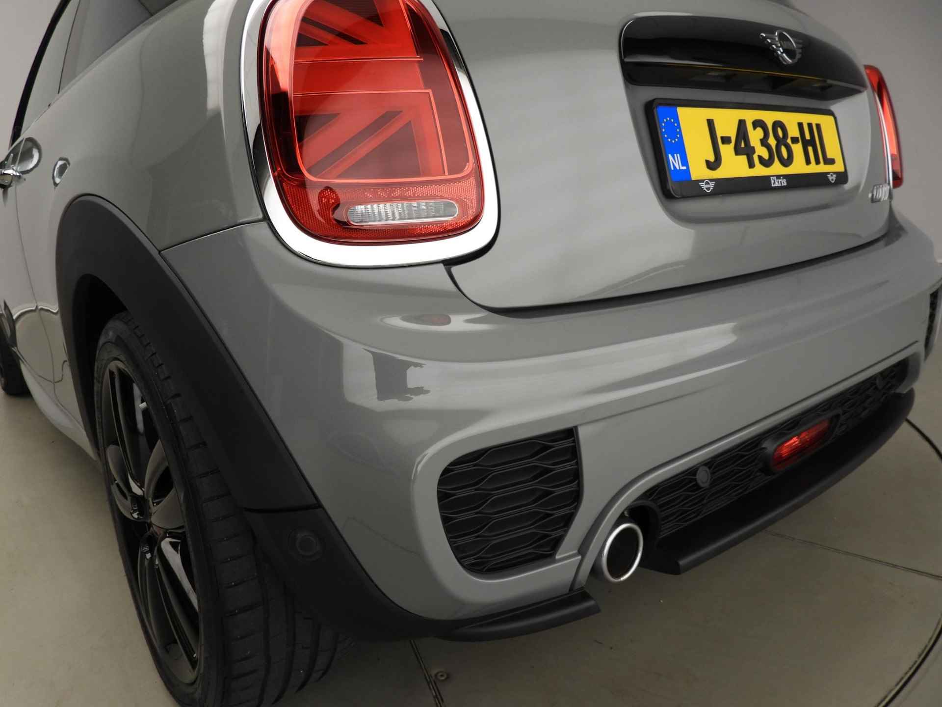 MINI 3-deurs 1.5 Cooper Dalston Edition | JCW pakket | LED | Navigatie | JCW sportstoel | Keyles go | Harman-kardon sound | Alu 17 inch - 37/41